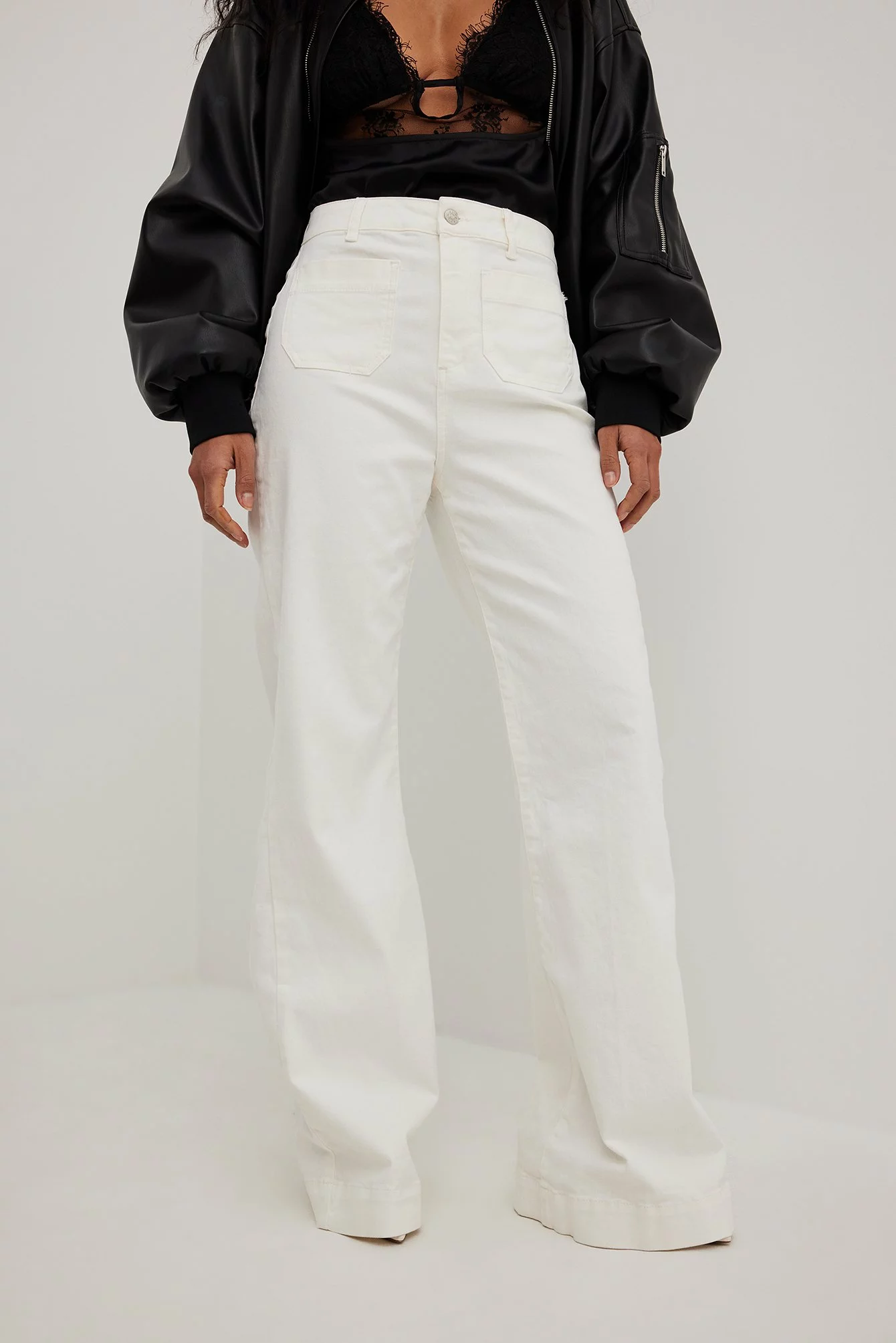 NA-KD Trend 70´s Front Pocket Wide Leg Jeans - Image 7