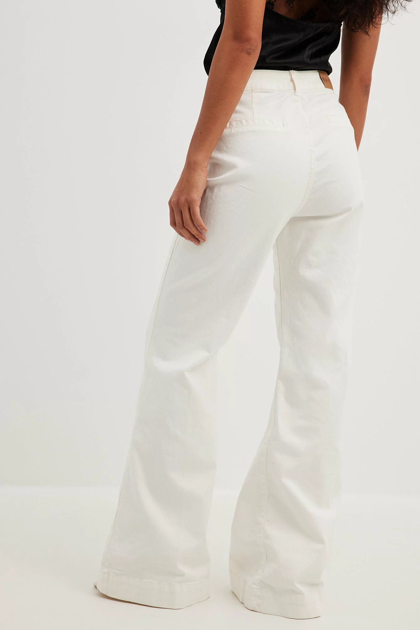 NA-KD Trend 70´s Front Pocket Wide Leg Jeans - Image 6