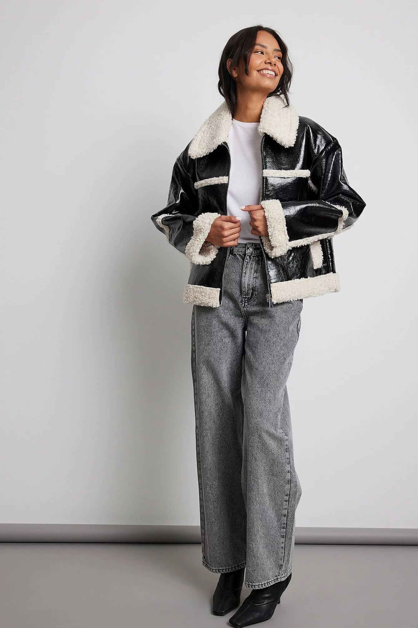 NA-KD Trend Bonded Teddy Detail Jacket - Image 3