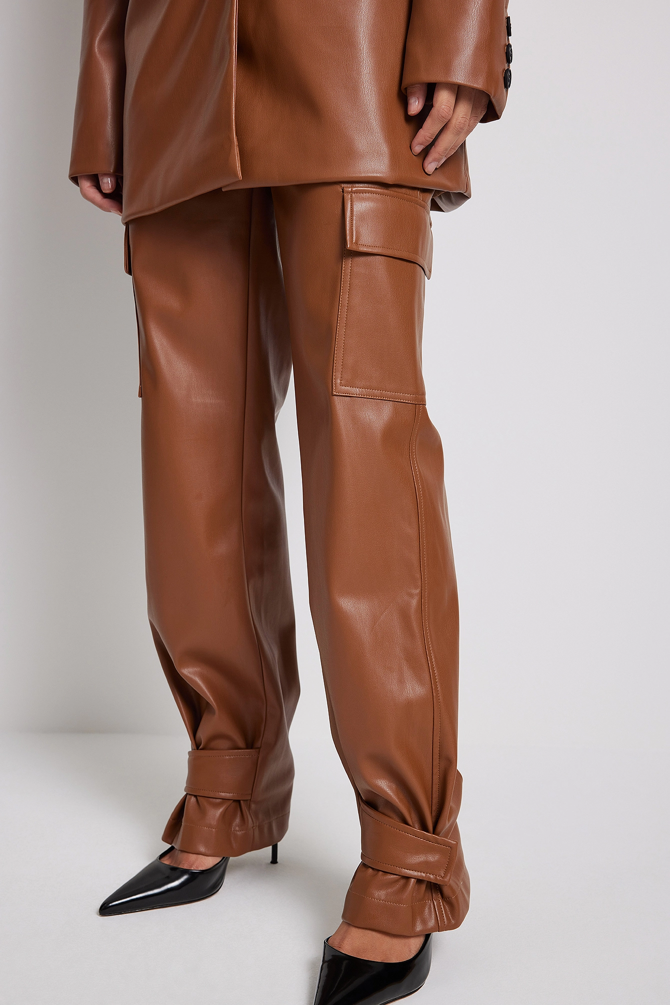 NA-KD Trend Button Detailed Cargo Pants - Image 9
