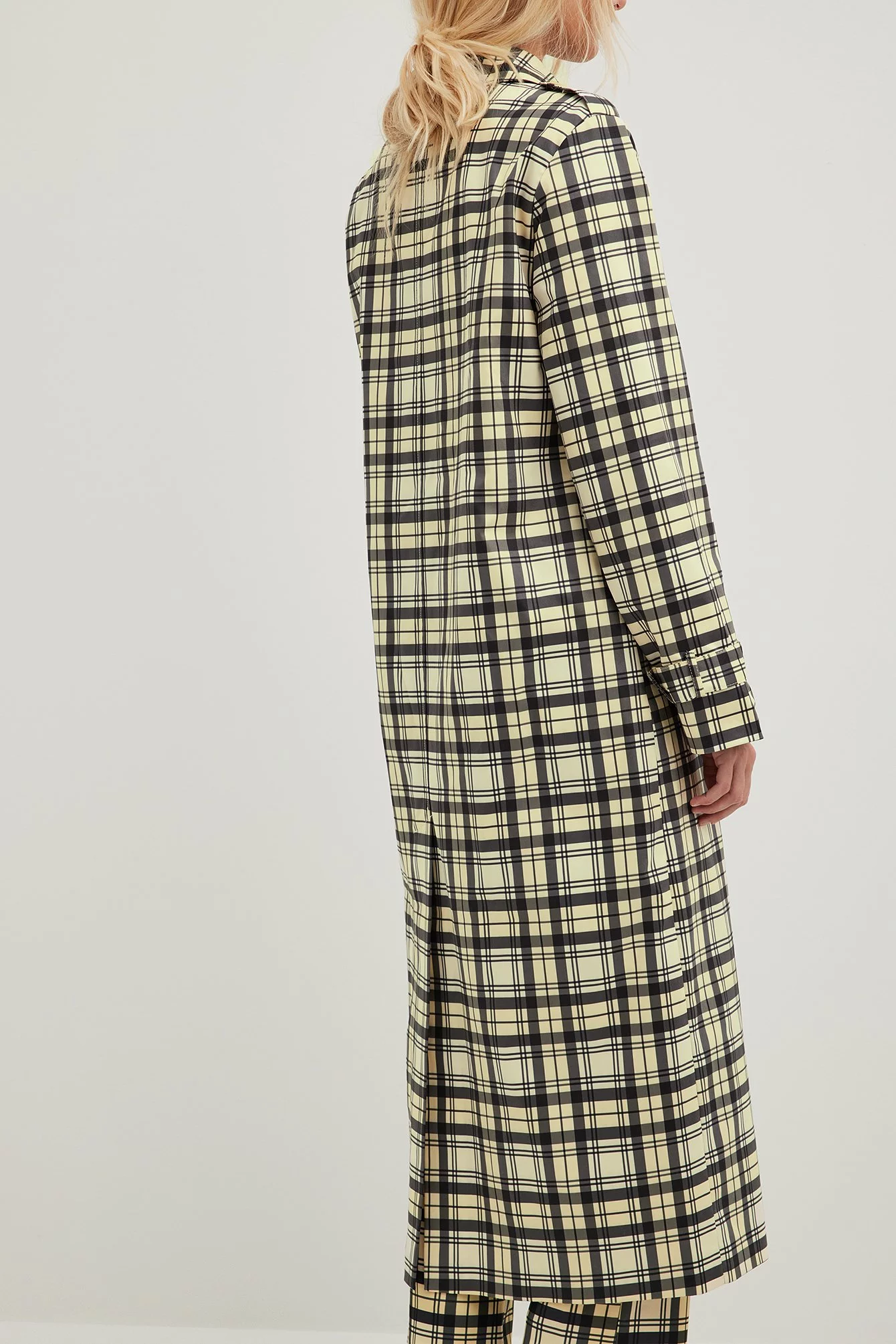 Karoline Dall X NA-KD Checked Trench Coat - Image 2