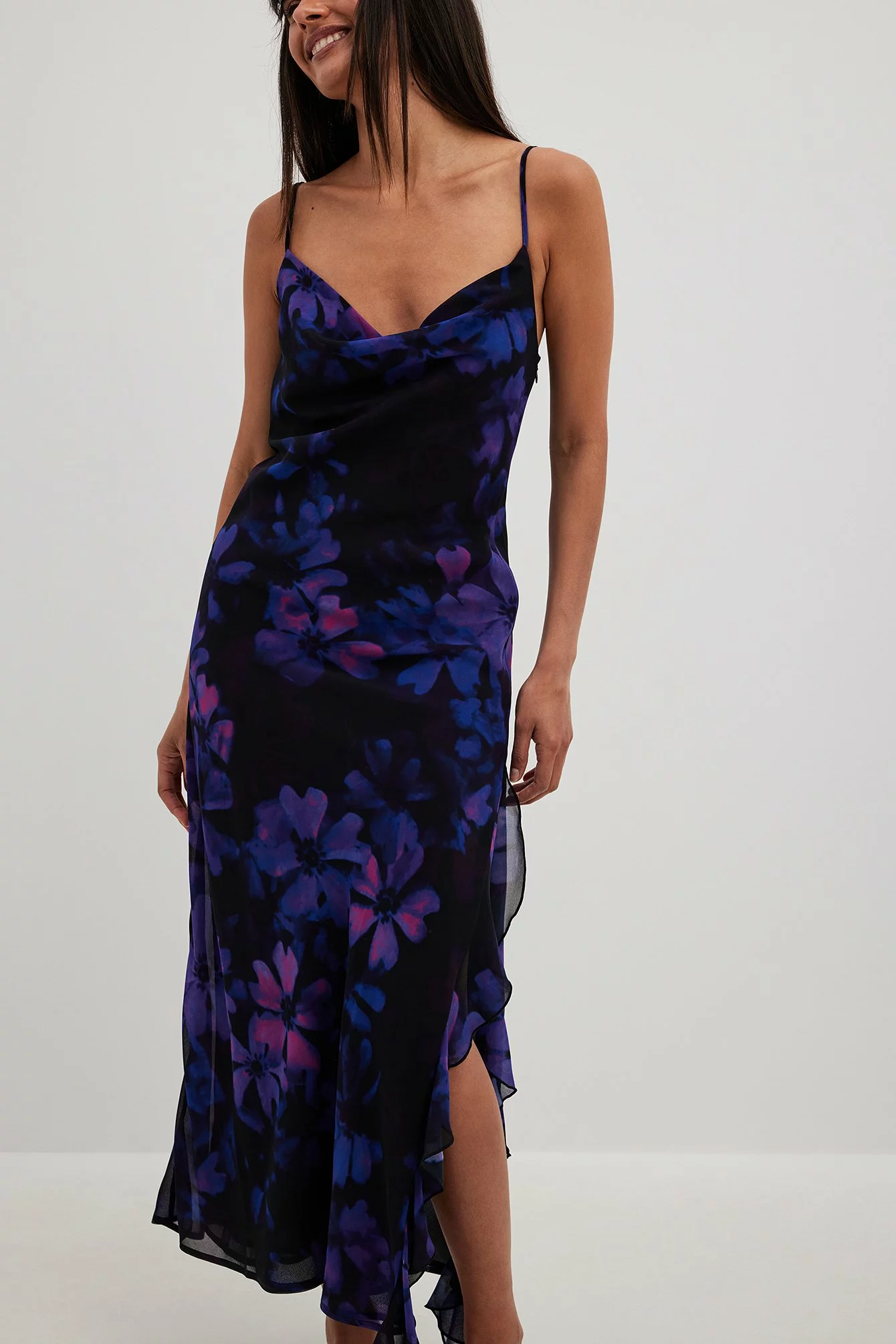 NA-KD Trend Chiffon Frill Detail Maxi Dress - Image 3