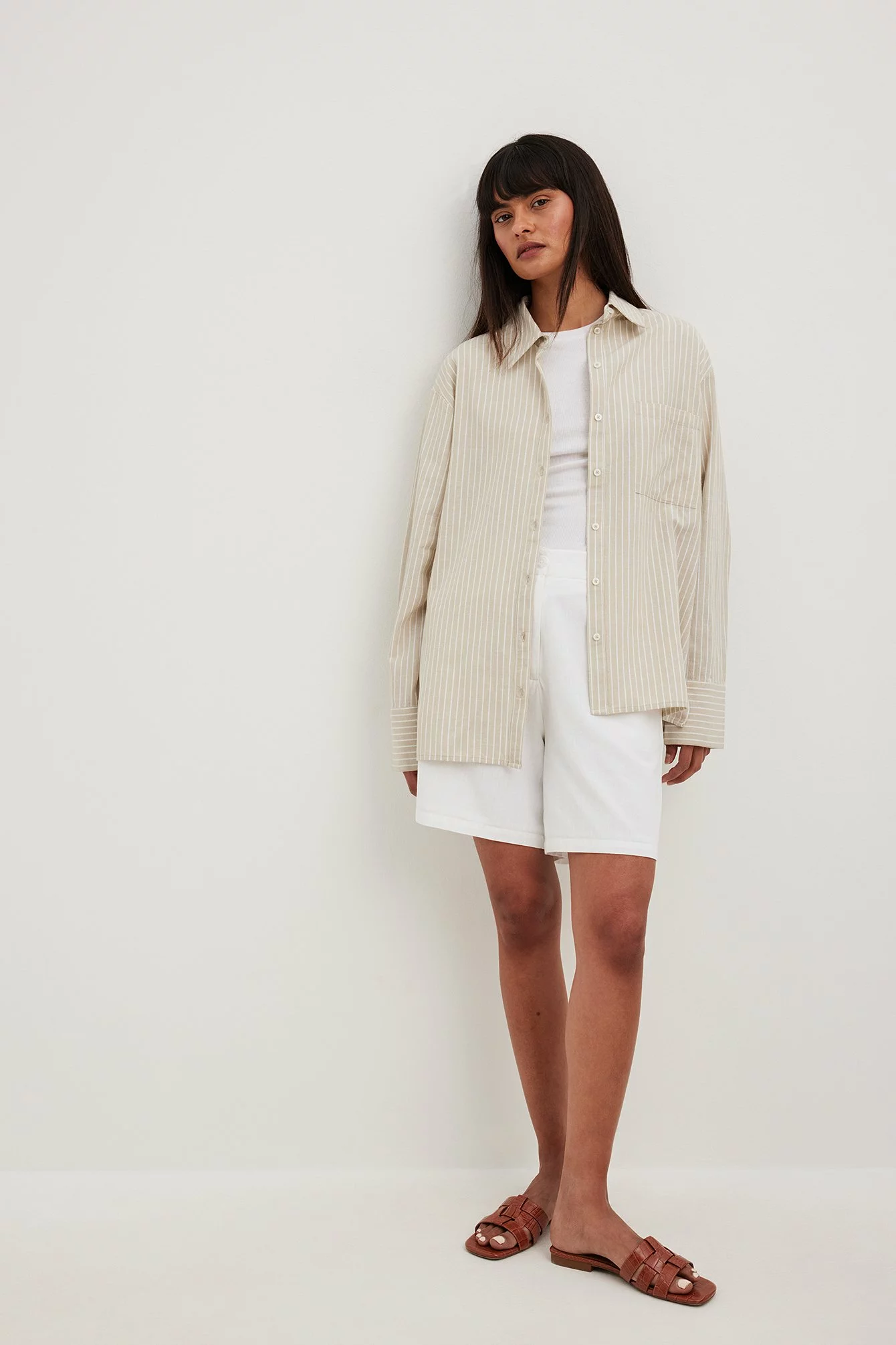 Lydia Tomlinson X NA-KD Classic Linen Look Shirt - Image 4