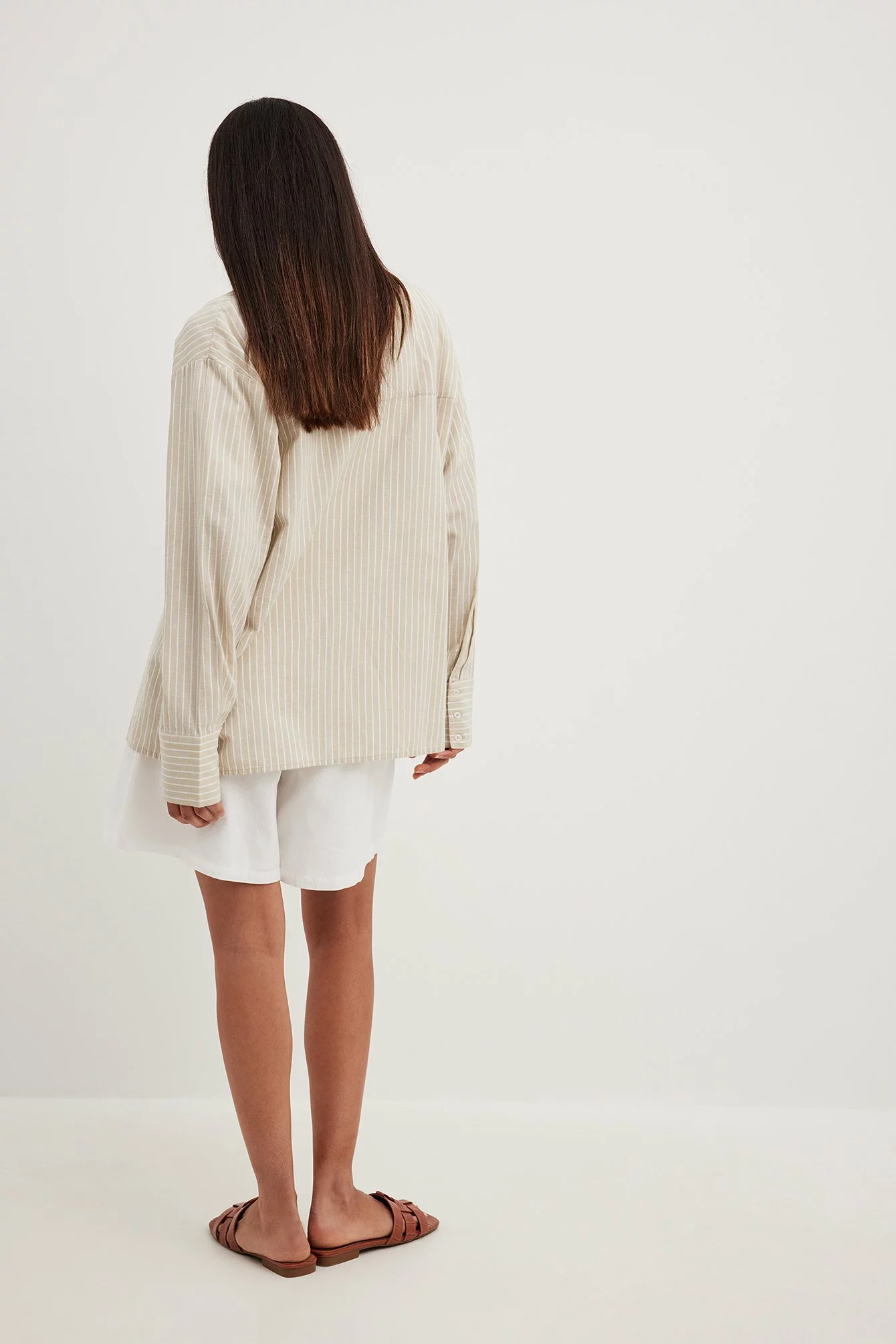 Lydia Tomlinson X NA-KD Classic Linen Look Shirt - Image 3