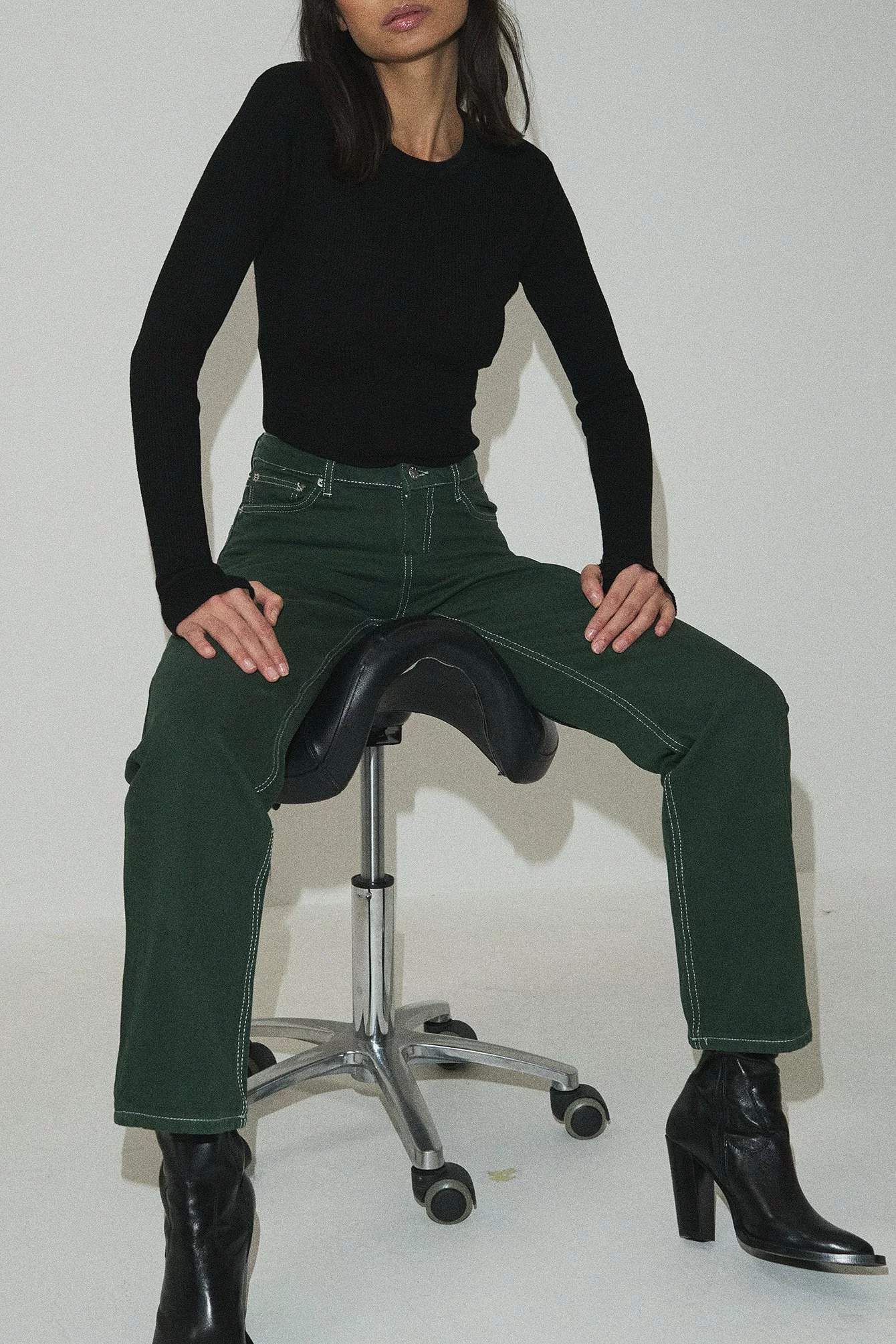 NA-KD Trend Contrast Seam Straight Jeans - Image 9