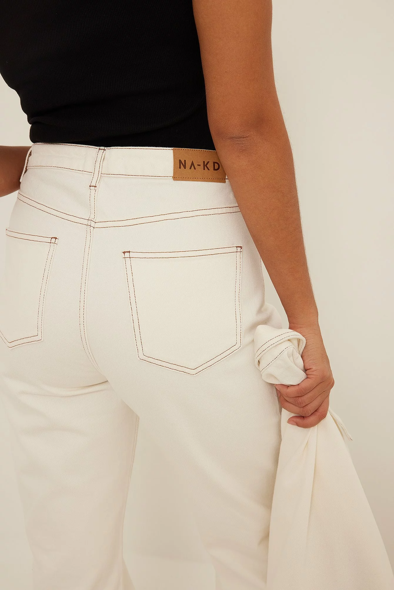 NA-KD Trend Contrast Seam Straight Jeans - Image 5