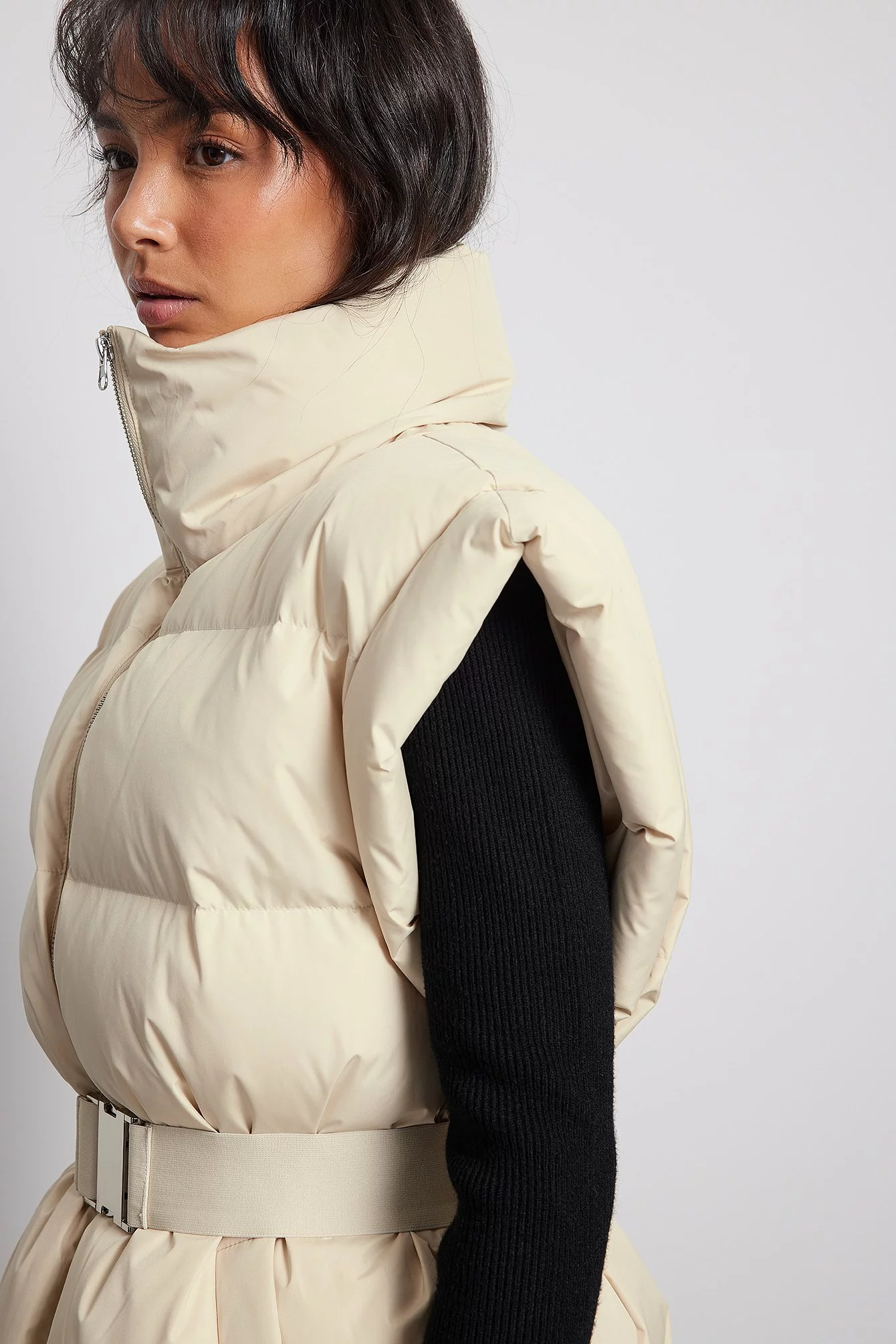 NA-KD Future Down Blend Padded Belted Vest - Image 9