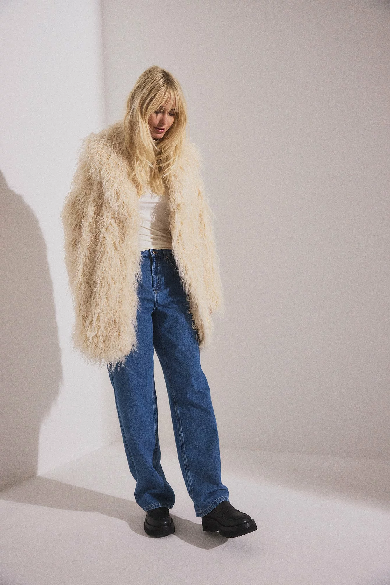 Alessa Winter X NA-KD Faux Fur Coat - Image 3