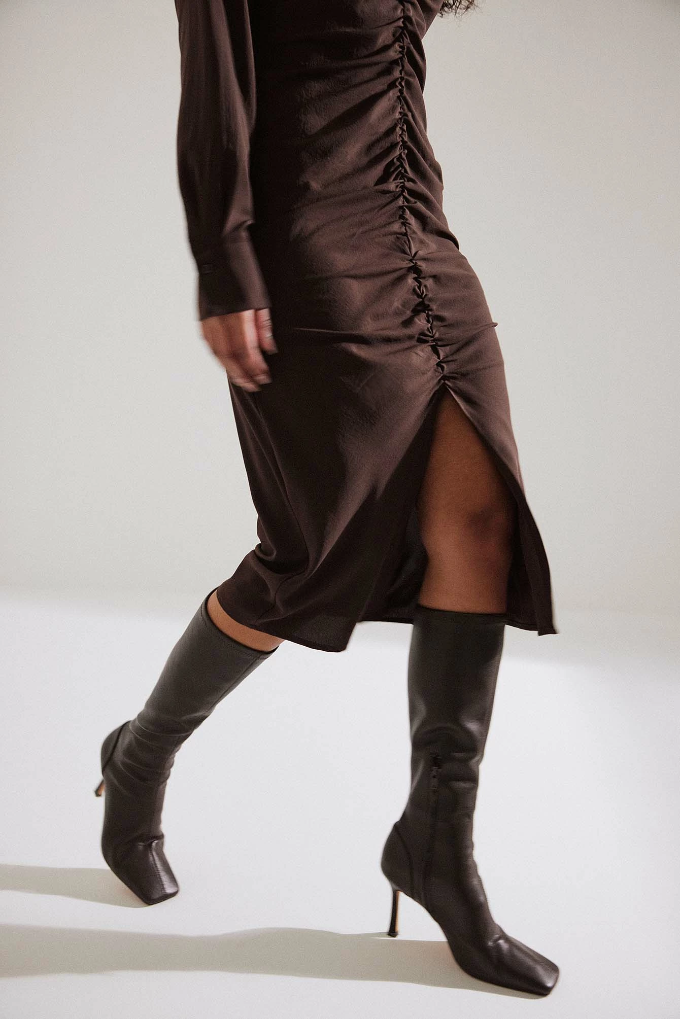 NA-KD Shoes Fitted Knee High Stiletto Boots - Image 2