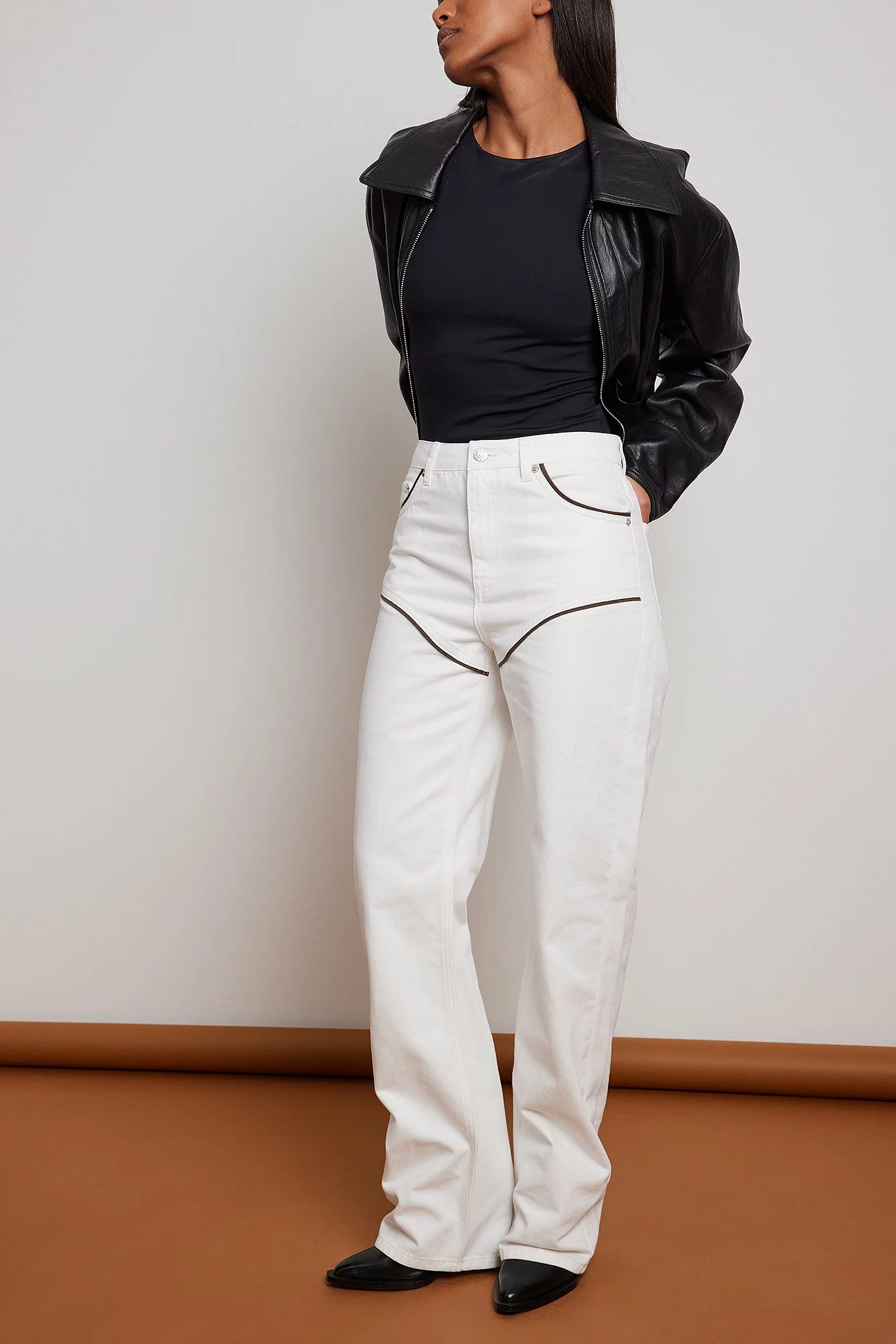 NA-KD Front Detail Contrast Seam - Image 3