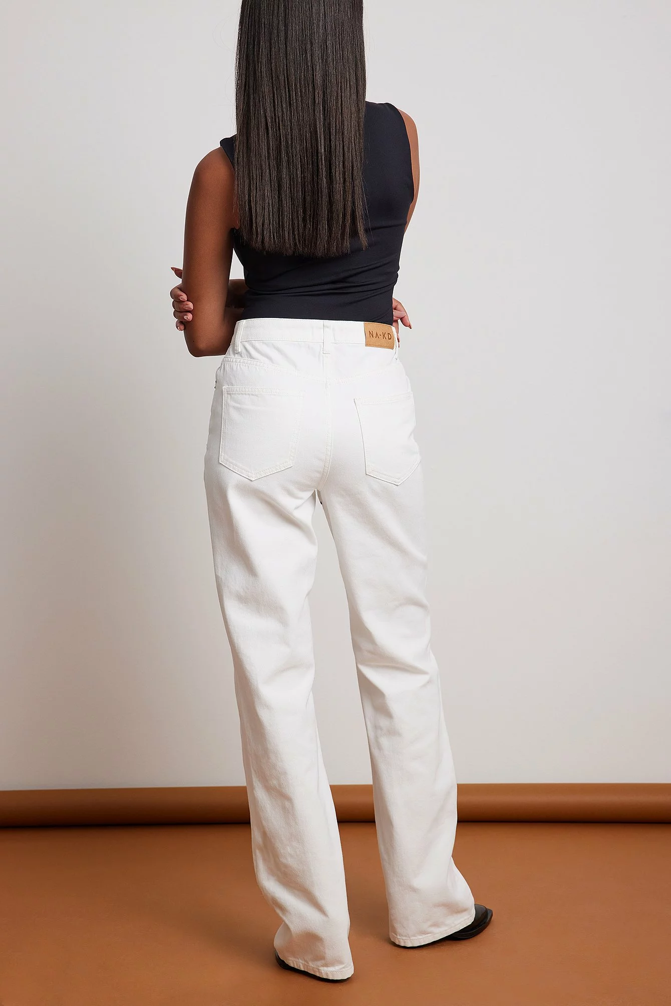 NA-KD Front Detail Contrast Seam - Image 2