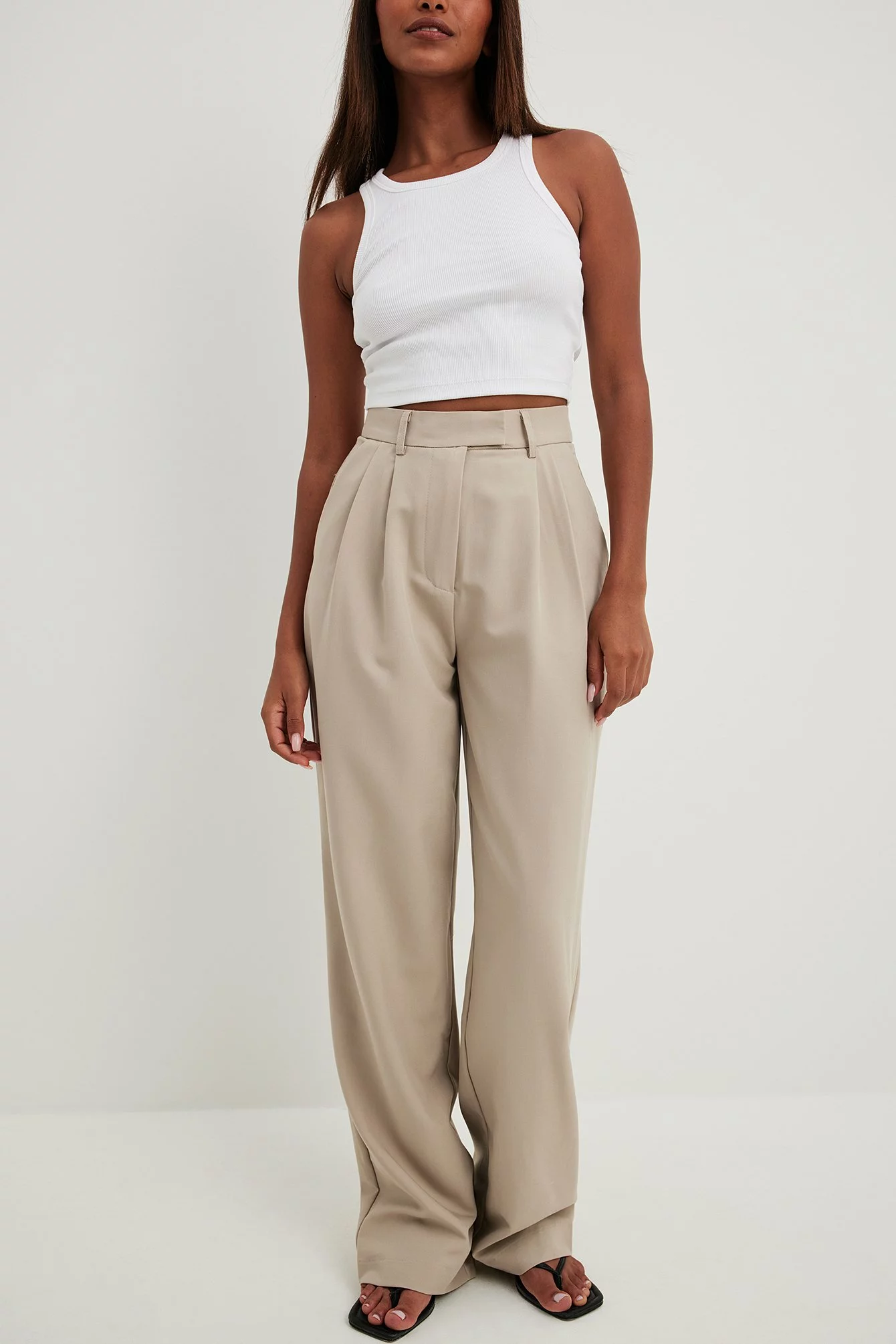 NA-KD Trend High Waist Pleated Wide Leg Pants - Image 7