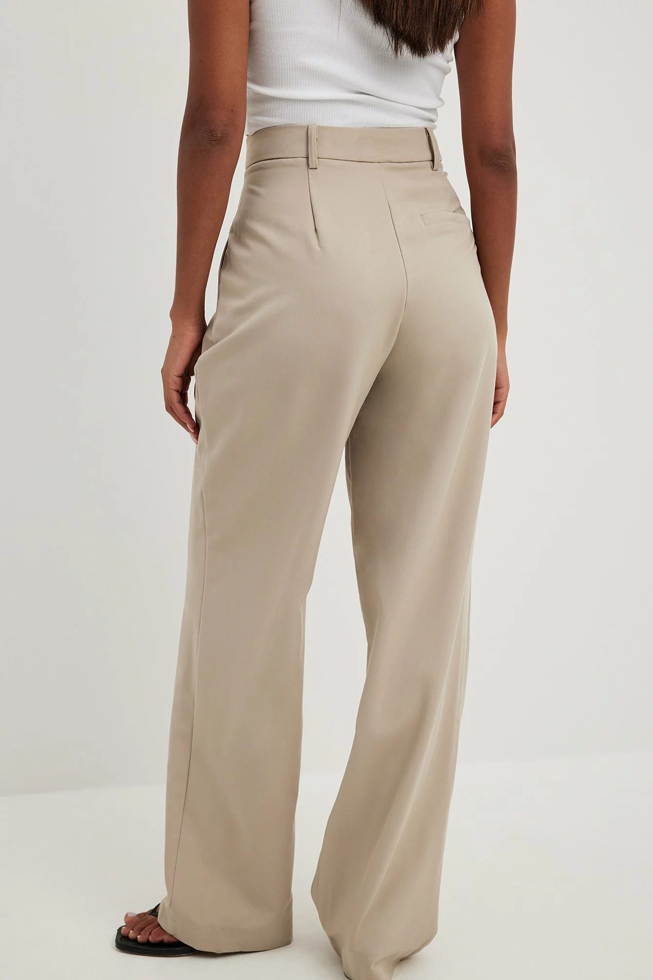 NA-KD Trend High Waist Pleated Wide Leg Pants - Image 8