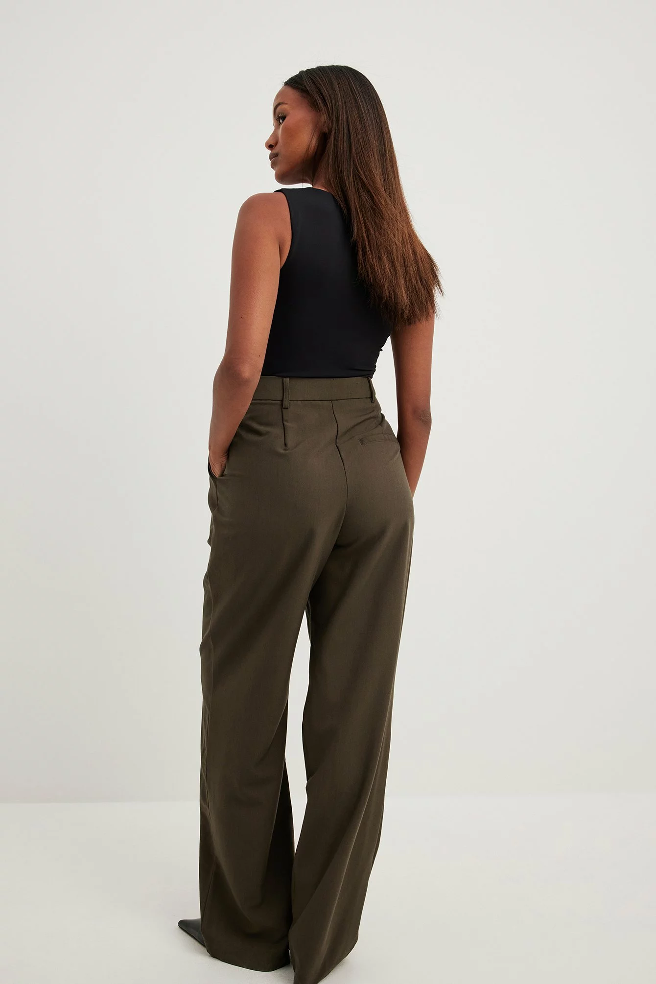 NA-KD Trend High Waist Pleated Wide Leg Pants - Image 12