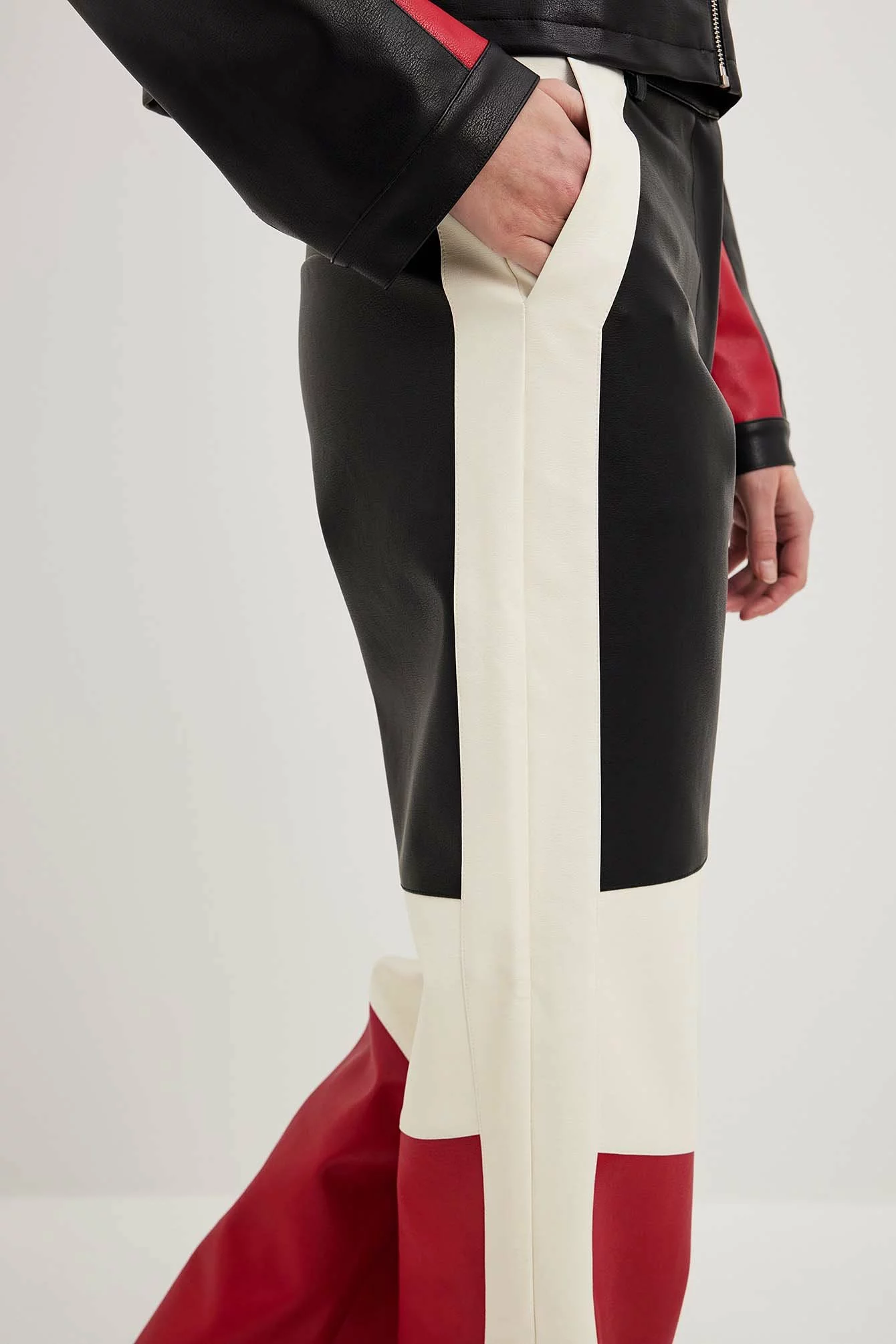 Sofia Coelho X NA-KD High Waisted PU Trousers - Image 5