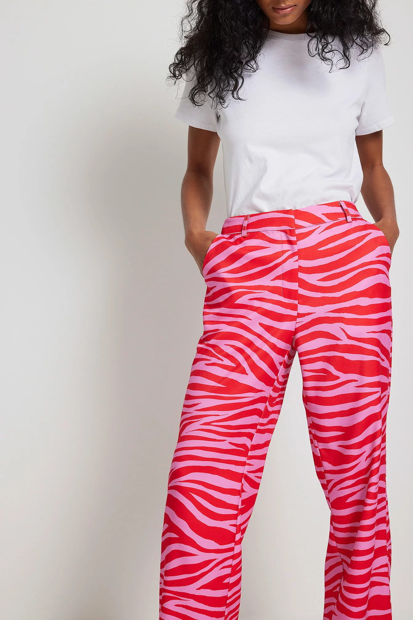 Janka Polliani X NA-KD High Waisted Straight Suit Trousers - Image 3