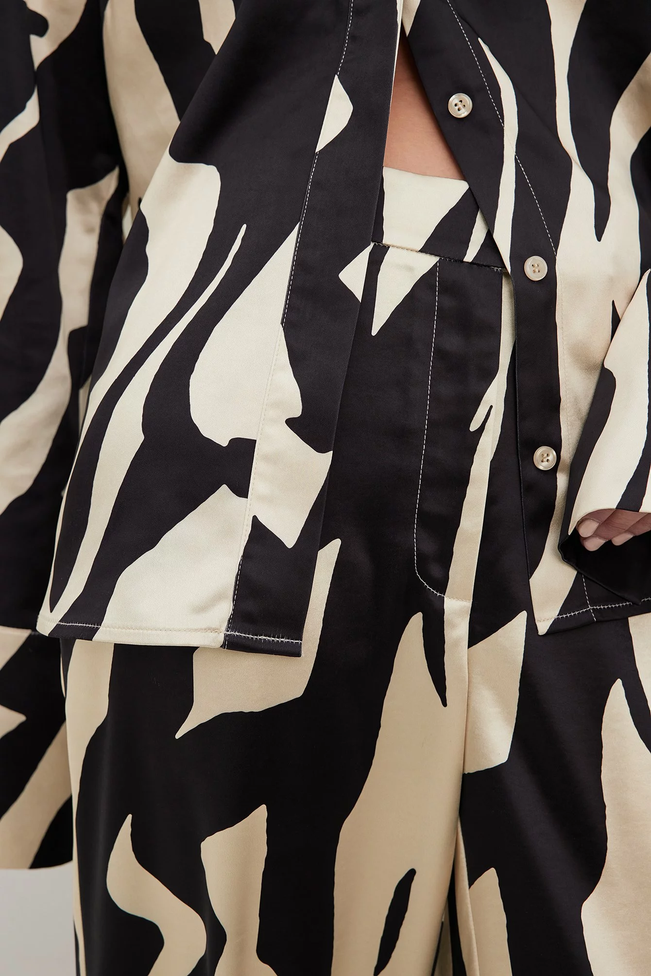 NA-KD Trend Long Sleeve Satin Shirt - Image 9