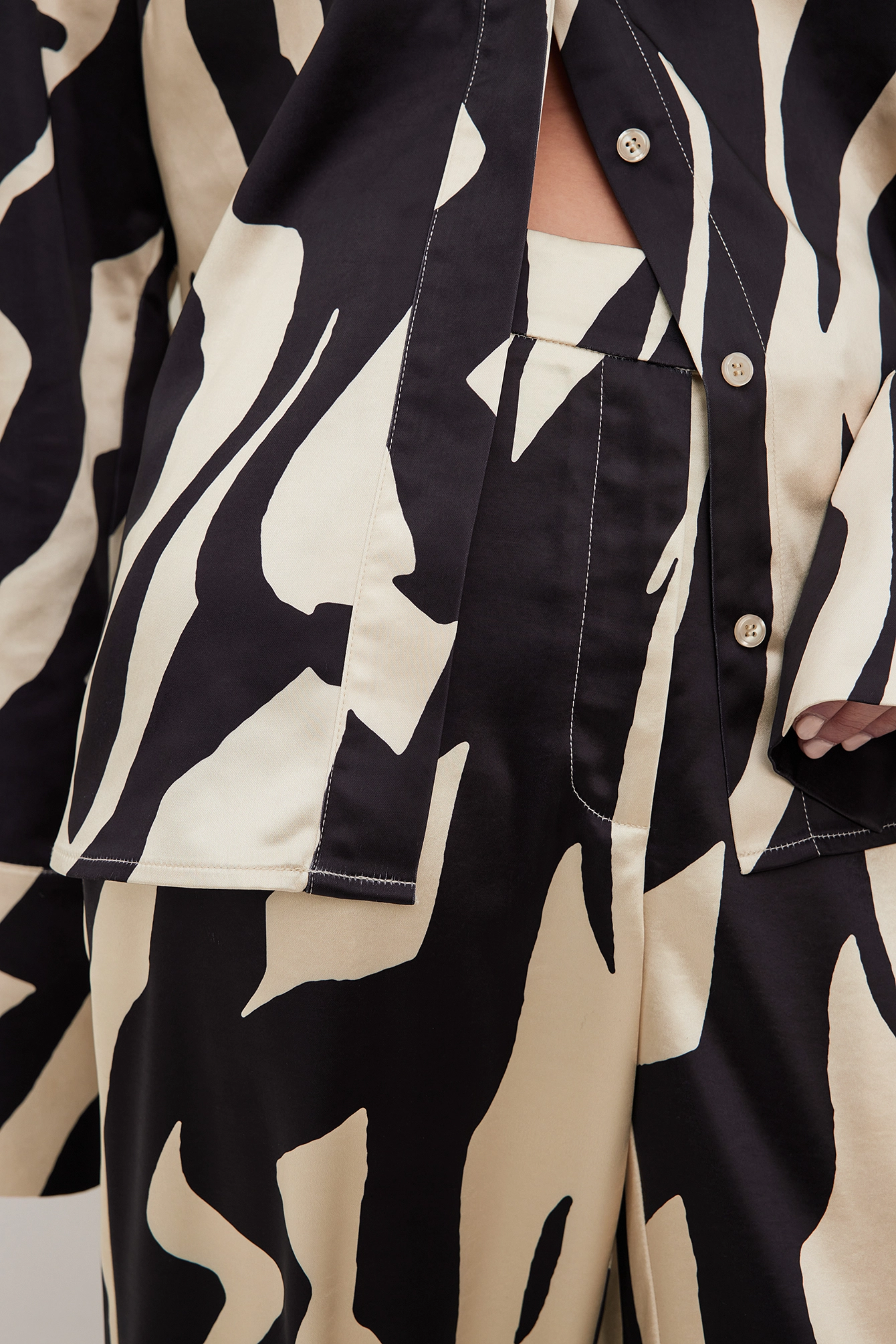 NA-KD Trend Long Sleeve Satin Shirt - Image 9