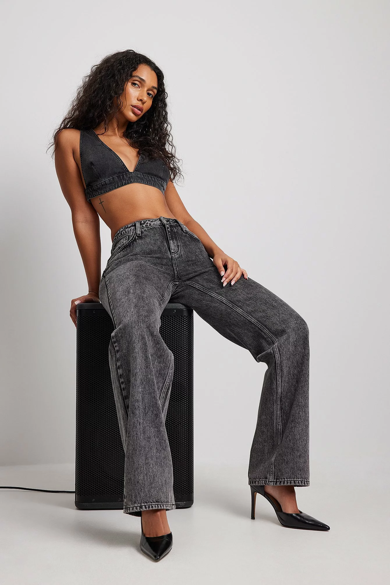 NA-KD Trend Low Waist Slouchy Denim - Image 4