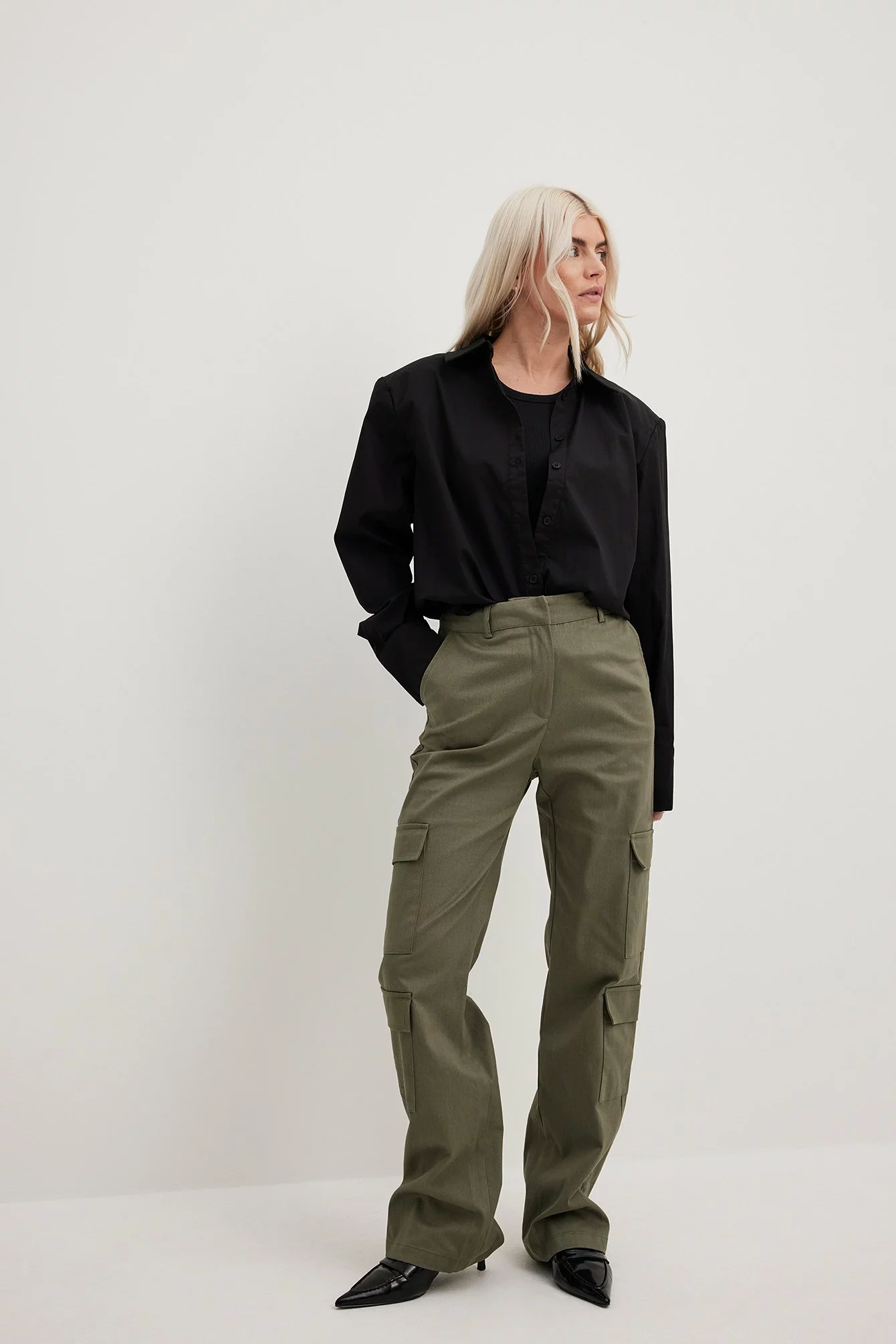 NA-KD Trend Mid Waist Cargo Pocket Pants - Image 5