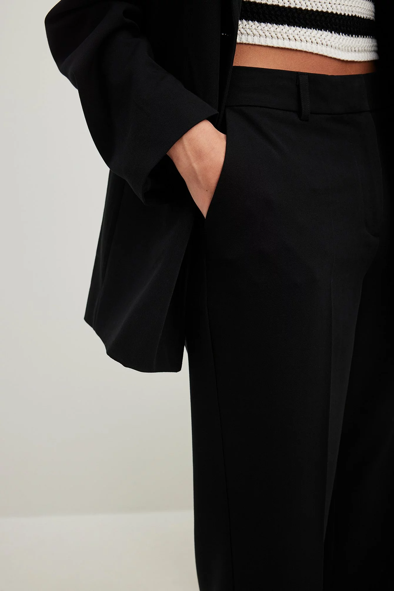 NA-KD Classic Mid Waist Straight Leg Suit Pants - Image 4