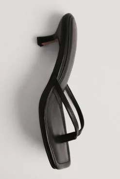NA-KD Shoes Leather Thong Strap Sandals