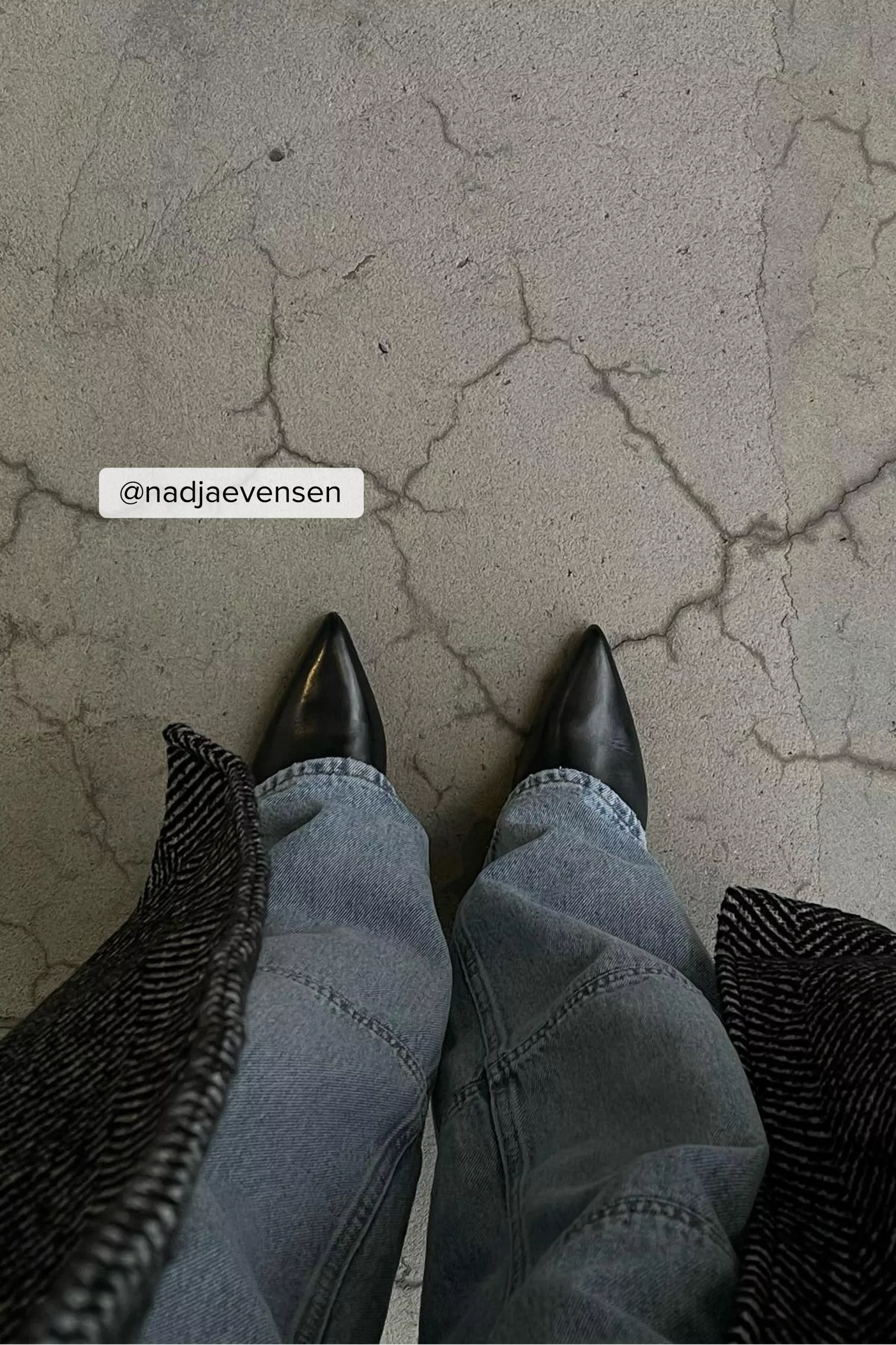 NA-KD High Waist Full Length Jeans With Seam Details - Image 8