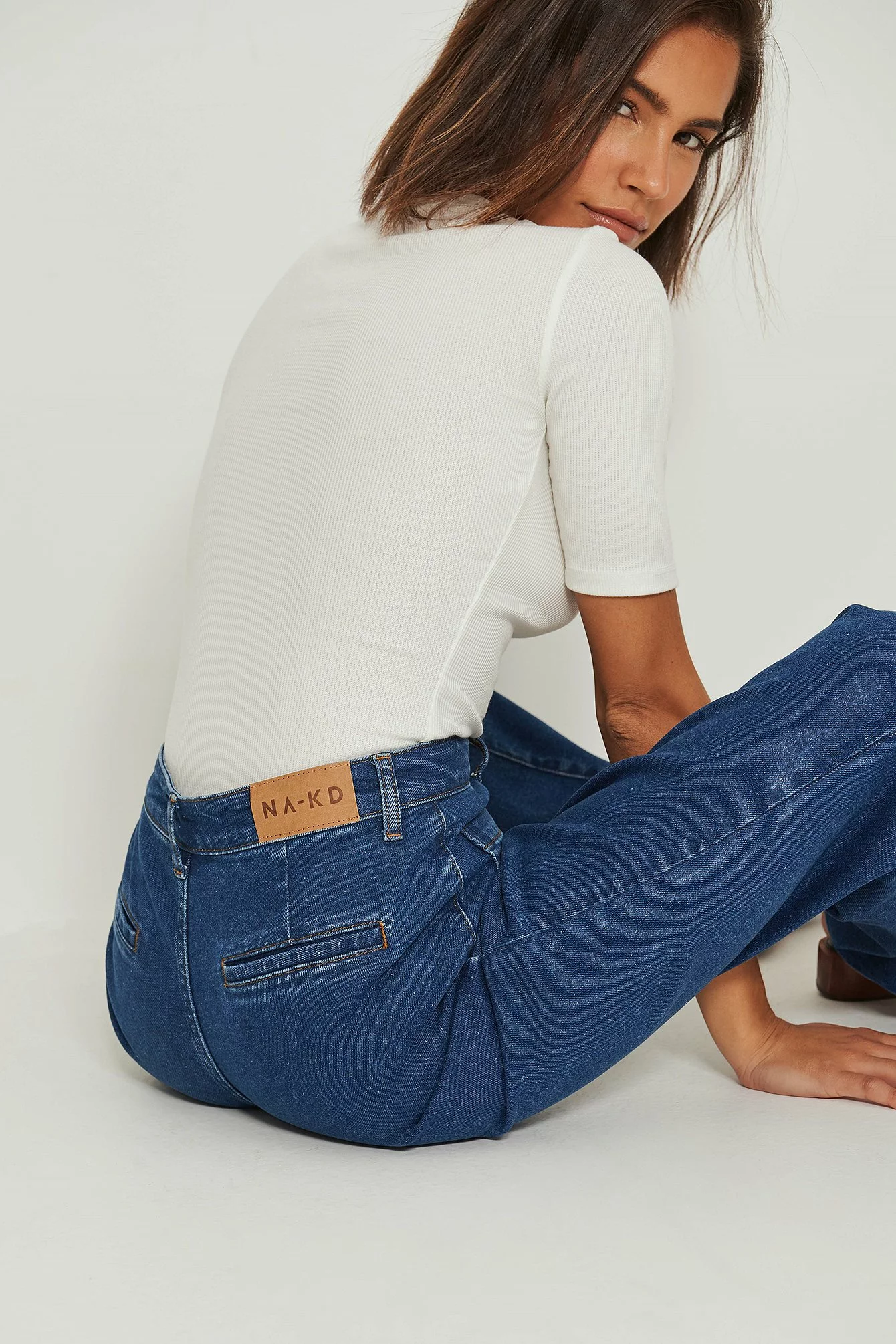 NA-KD Trend 70´s Front Pocket Wide Leg Jeans - Image 2