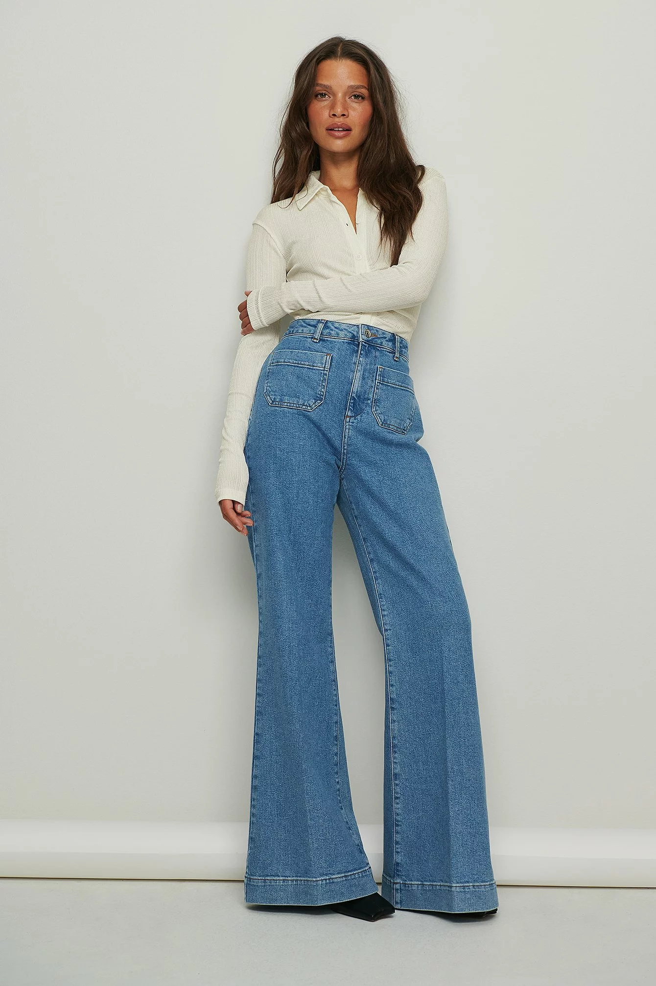 NA-KD Trend 70´s Front Pocket Wide Leg Jeans - Image 13