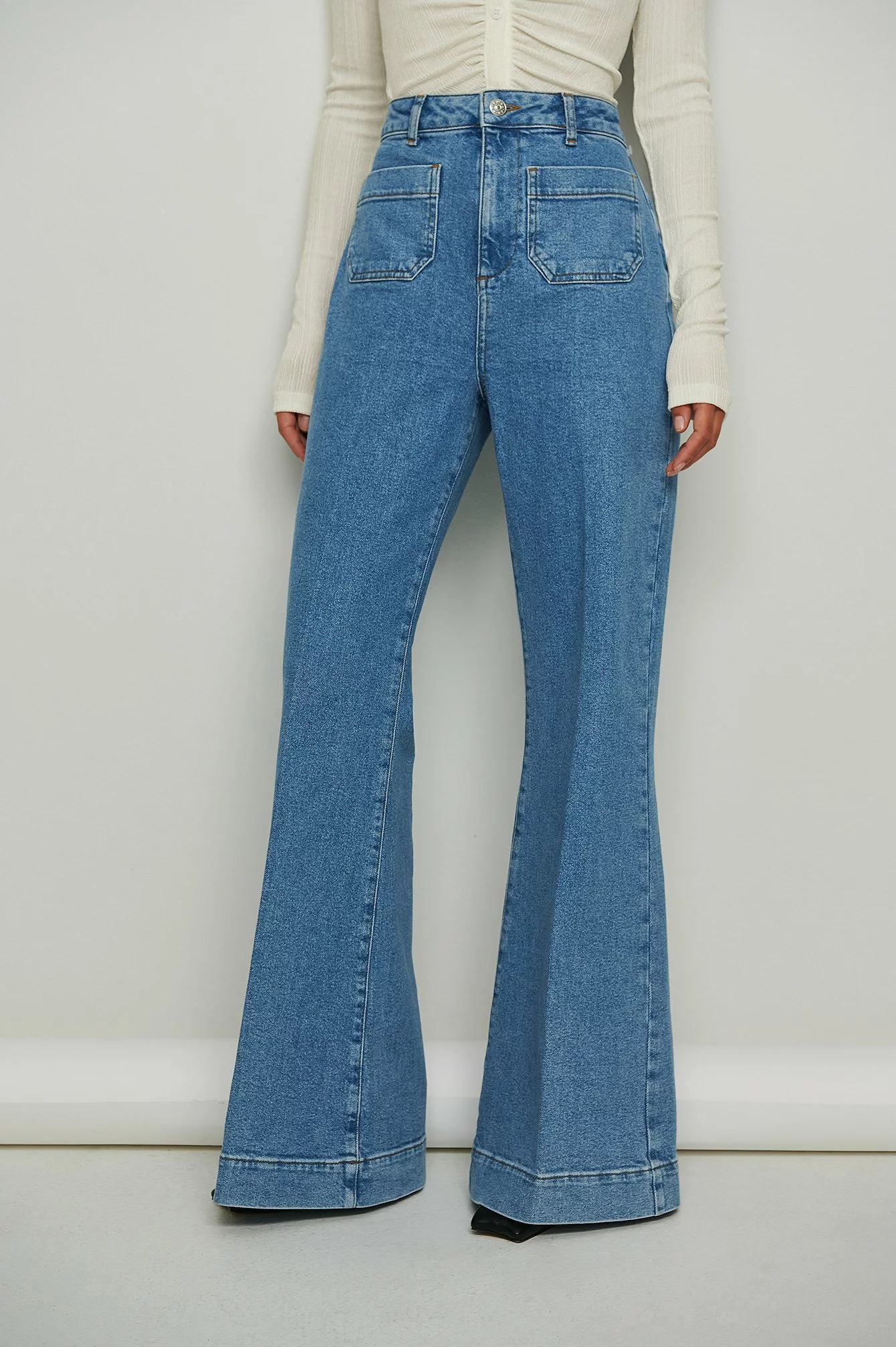 NA-KD Trend 70´s Front Pocket Wide Leg Jeans - Image 15