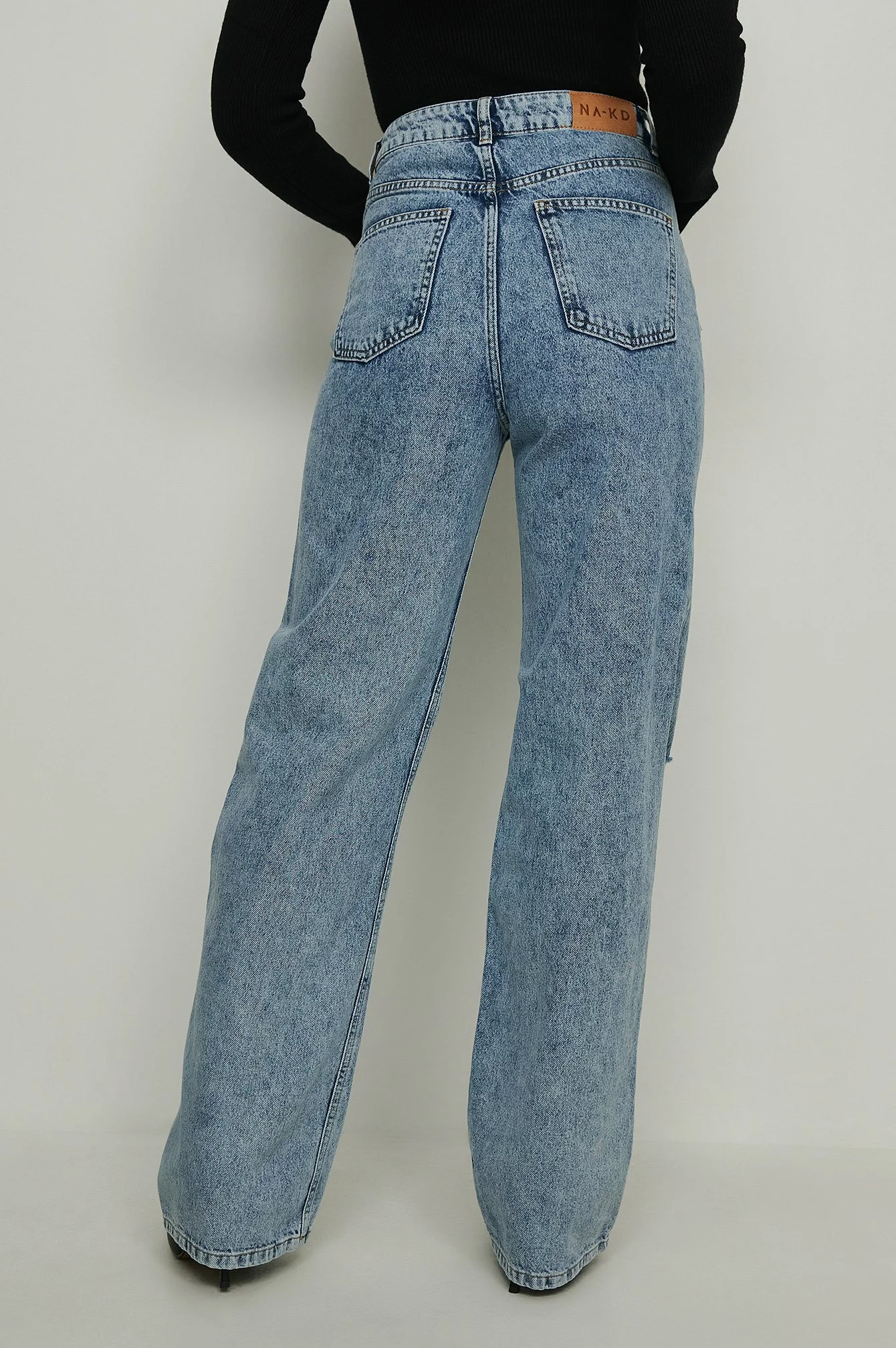 NA-KD Wide Leg Destroyed Jeans - Image 2