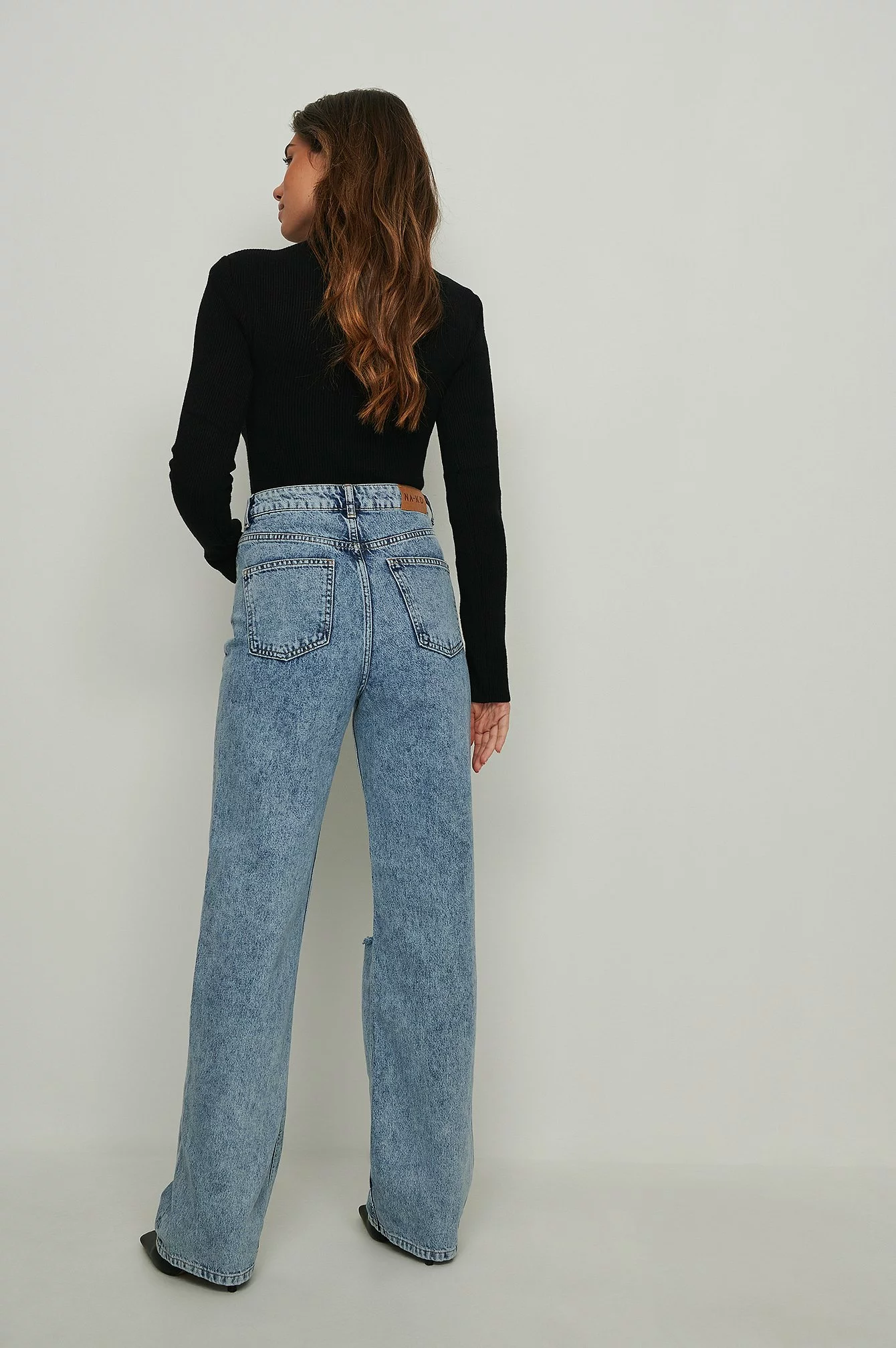 NA-KD Wide Leg Destroyed Jeans - Image 4