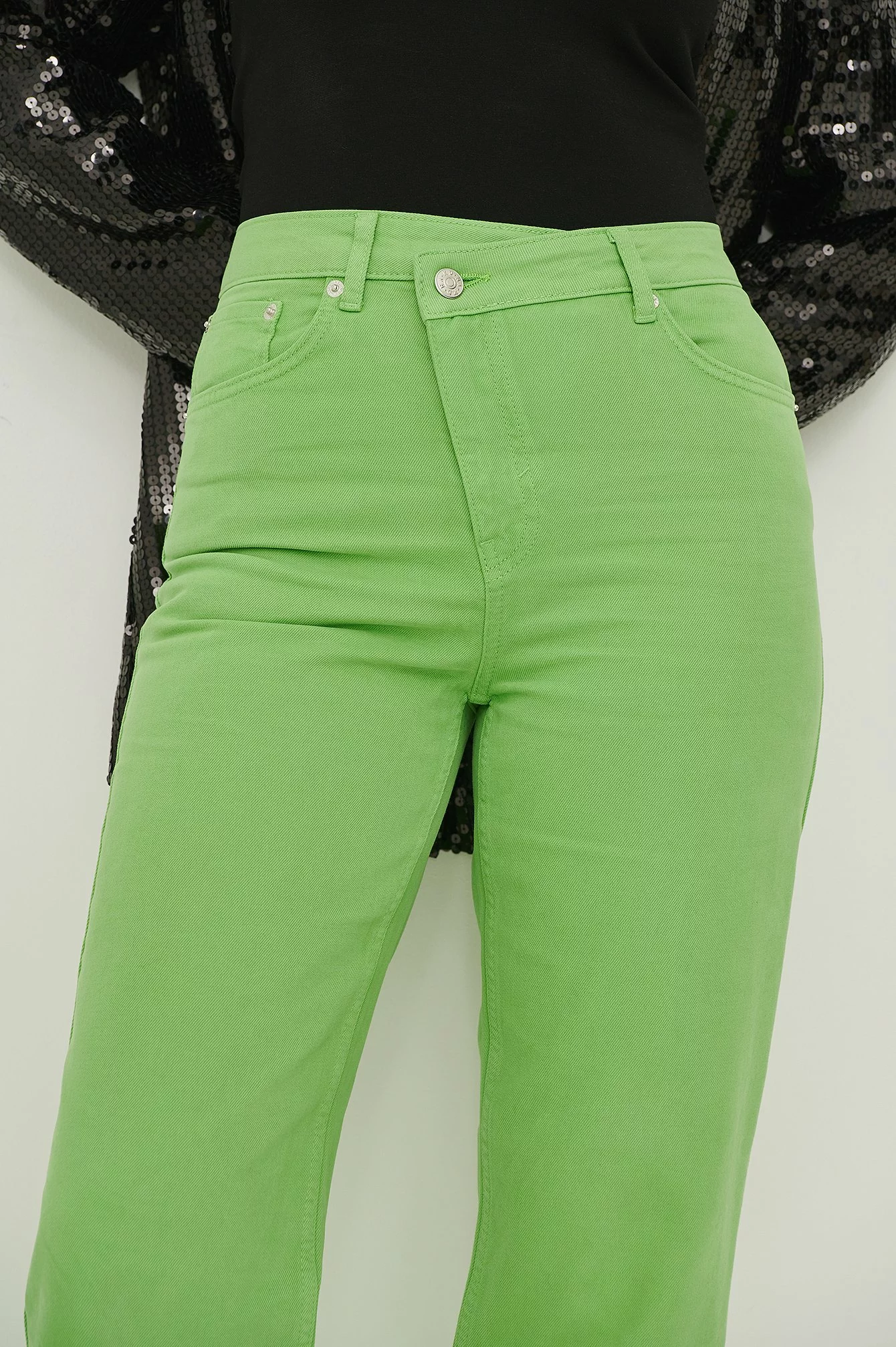 NA-KD Trend Asymmetric Closure Wide Leg Jeans - Image 9