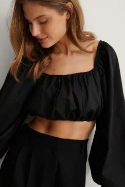 NA-KD Trend Balloon Sleeve Cropped Blouse