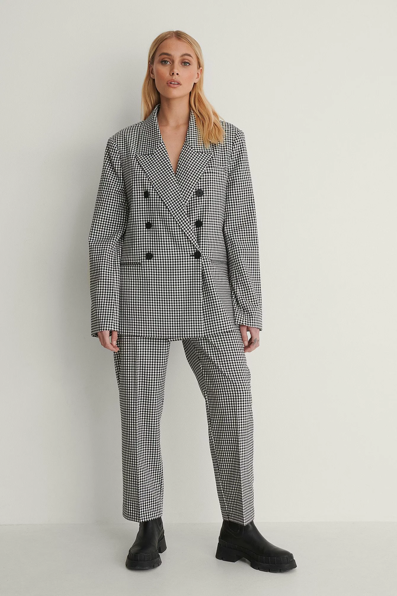 NA-KD Classic Check Cropped Pants - Image 5