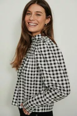 NA-KD Checked High Neck Blouse