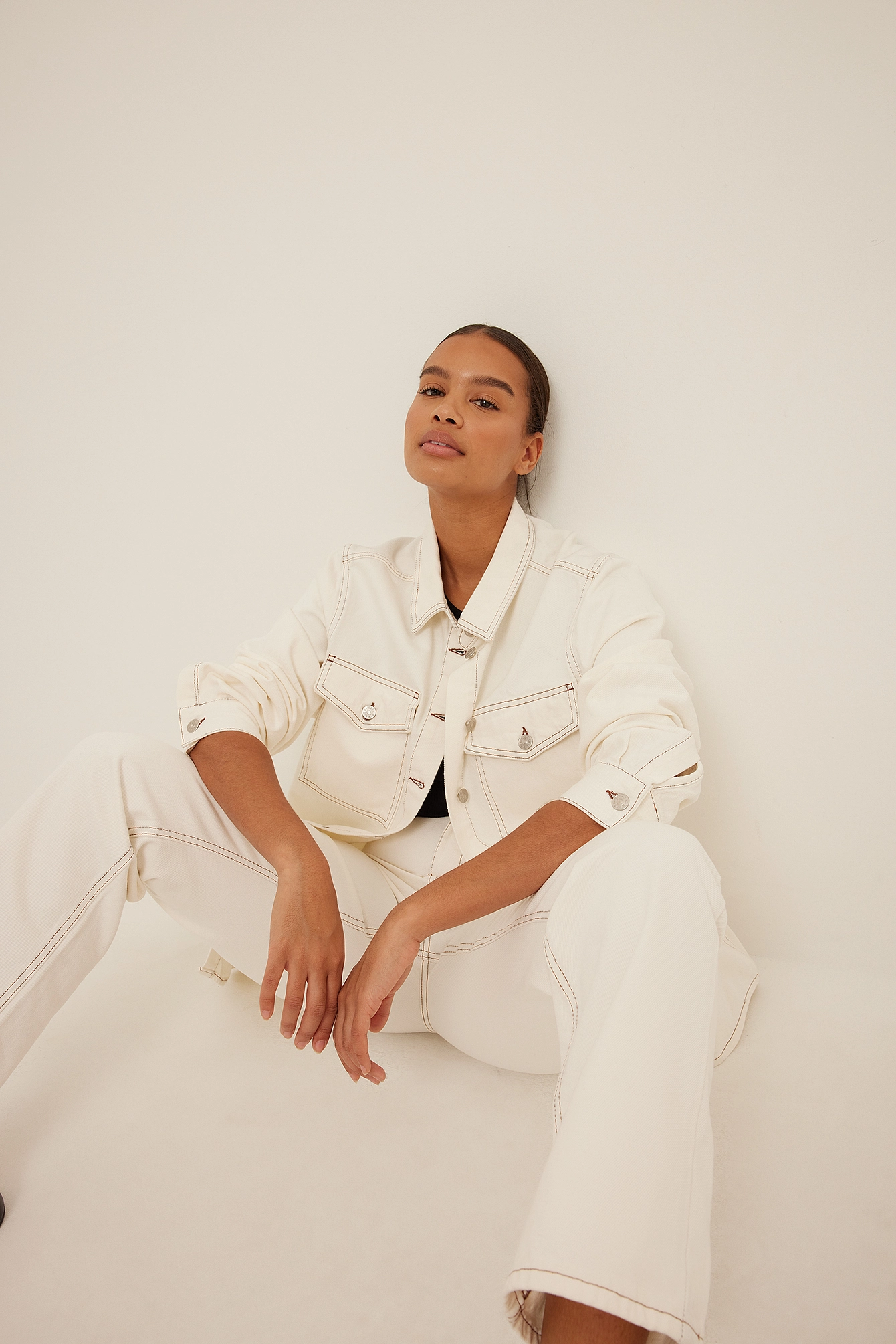 NA-KD Trend Contrast Seam Denim Overshirt - Image 4