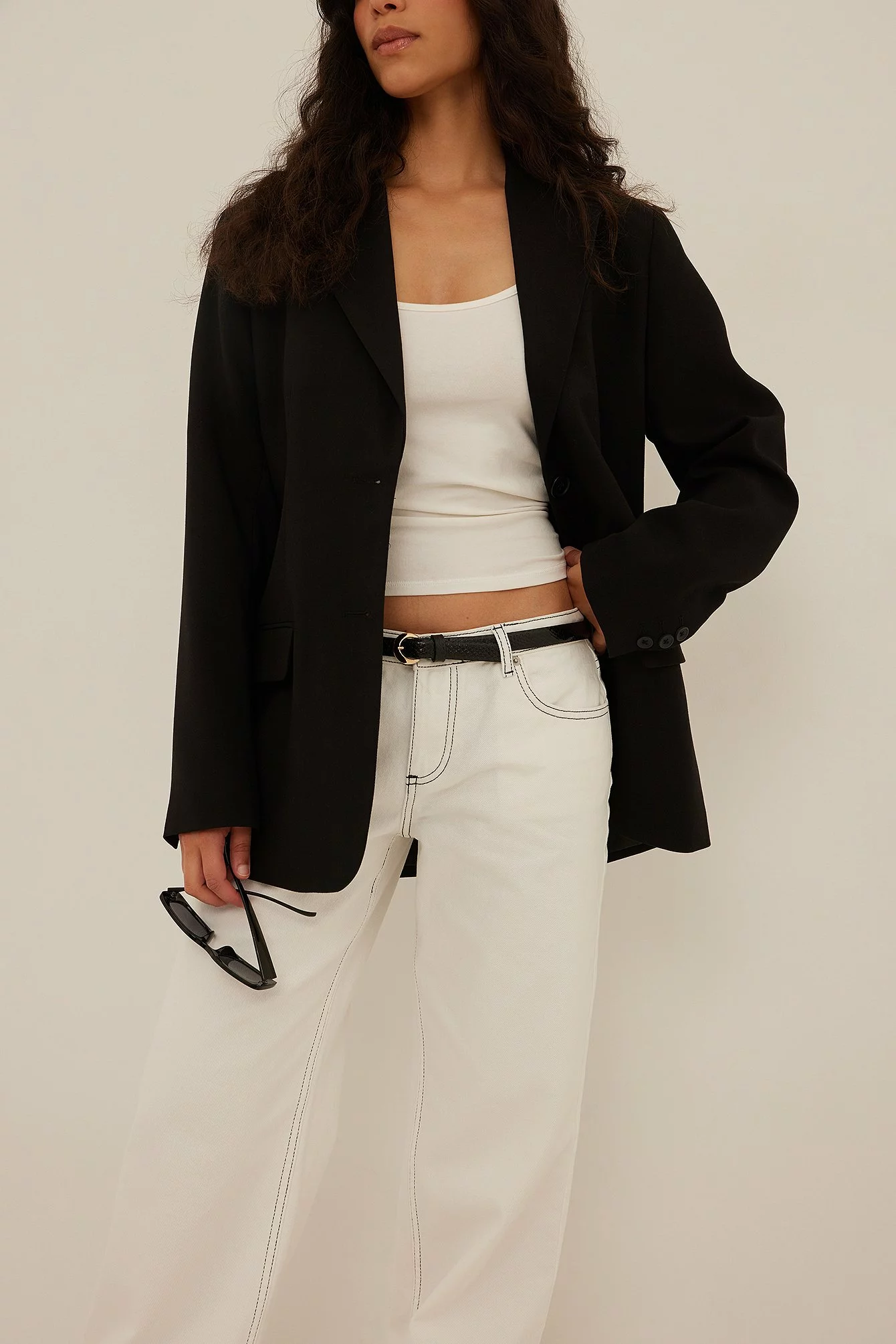 NA-KD Trend Contrast Seam Low Waist Jeans - Image 3