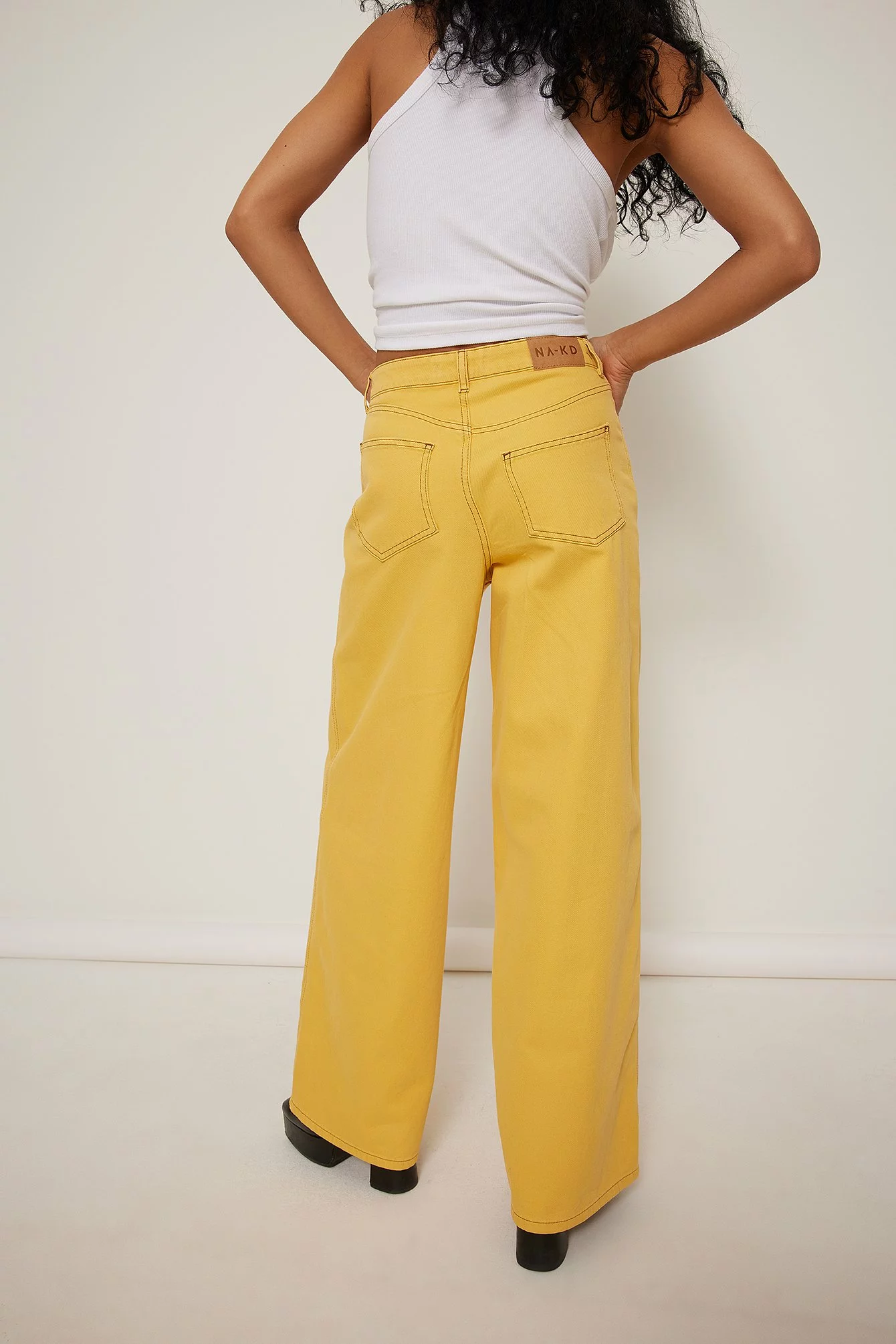 MRJULLS X NA-KD Contrast Stitching Straight Fit Denim - Image 4