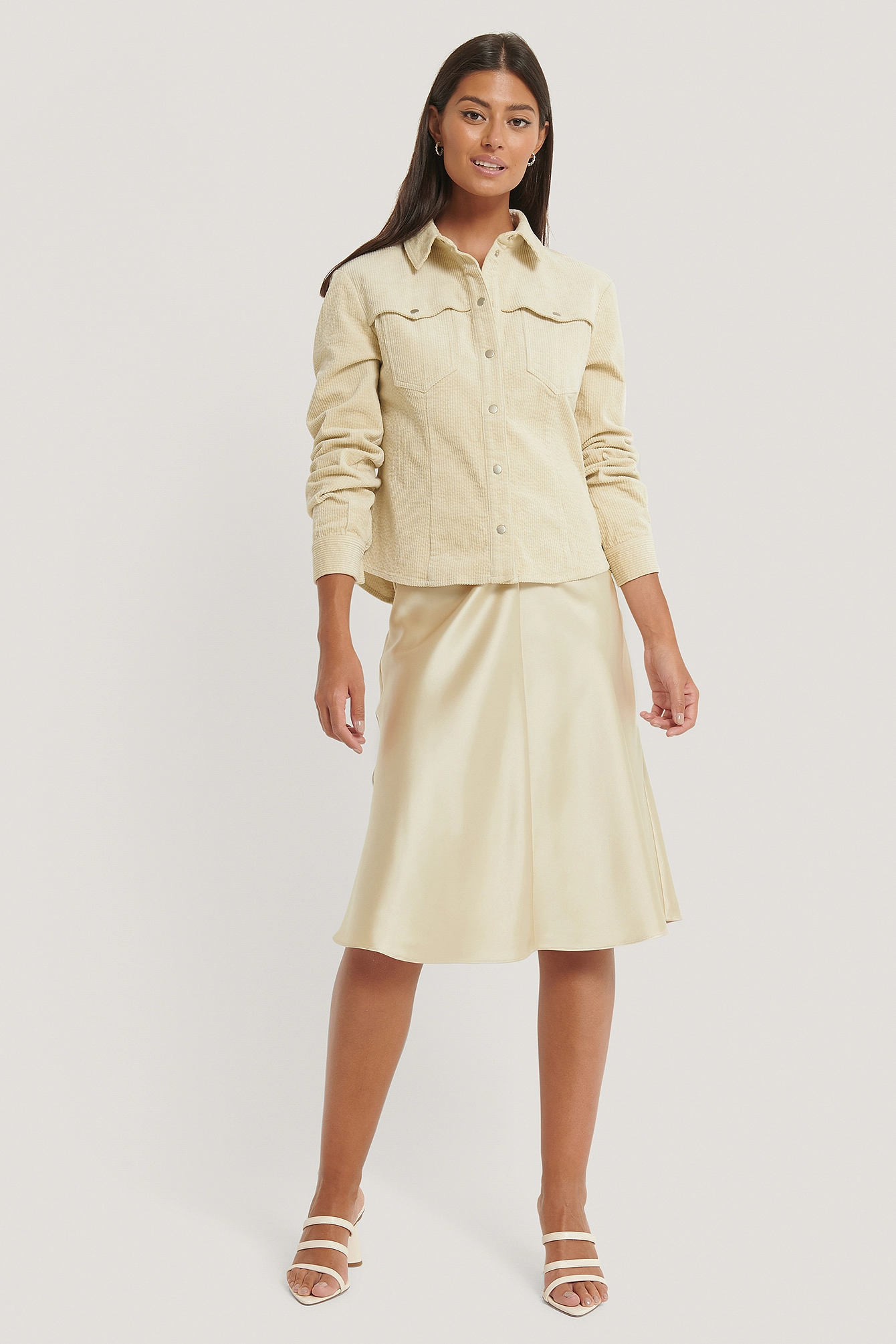 NA-KD Trend Corduroy Double Pocket Overshirt - Image 3