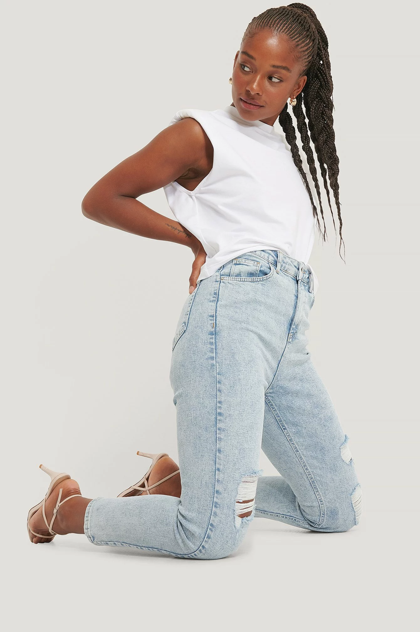 NA-KD Destroyed Slim High Waist Jeans