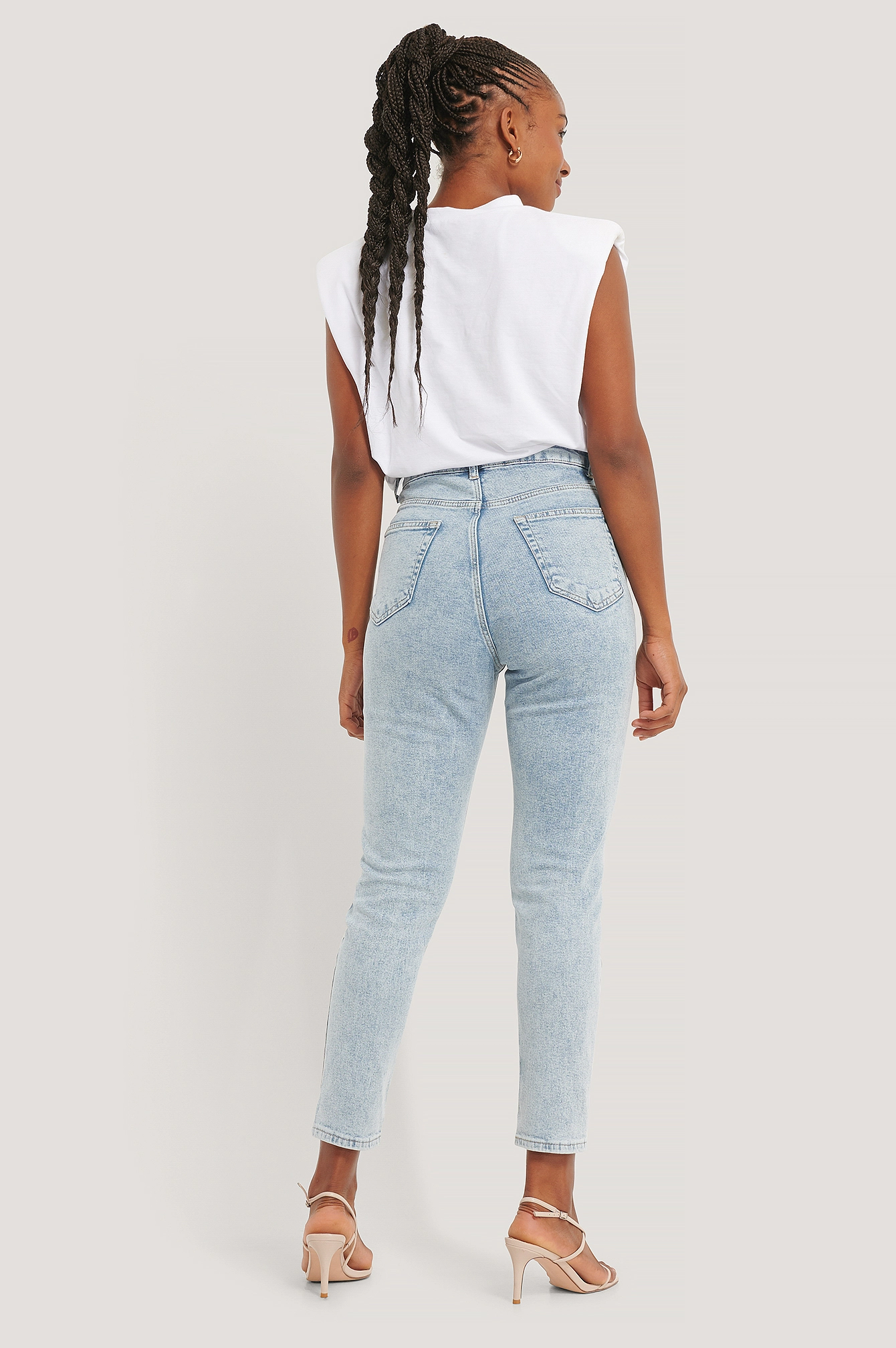 NA-KD Destroyed Slim High Waist Jeans - Image 5