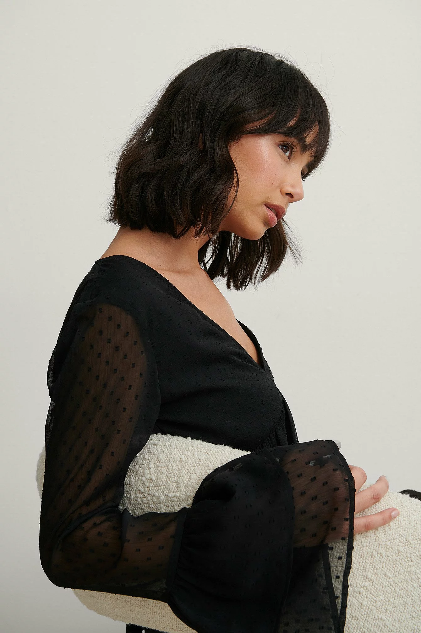 NA-KD Dobby Flounce Blouse - Image 4