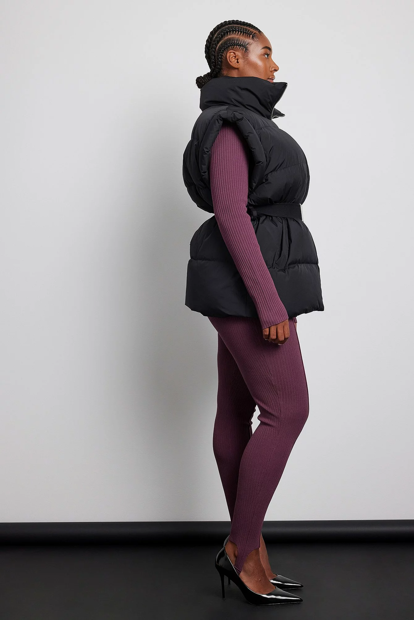 NA-KD Future Down Blend Padded Belted Vest - Image 4