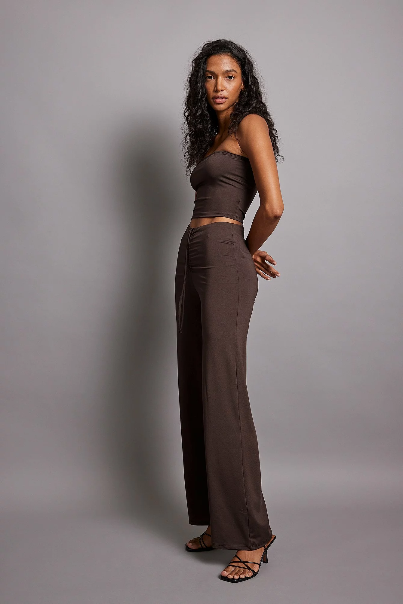 NA-KD Drawstring Detail Straight Trousers - Image 3