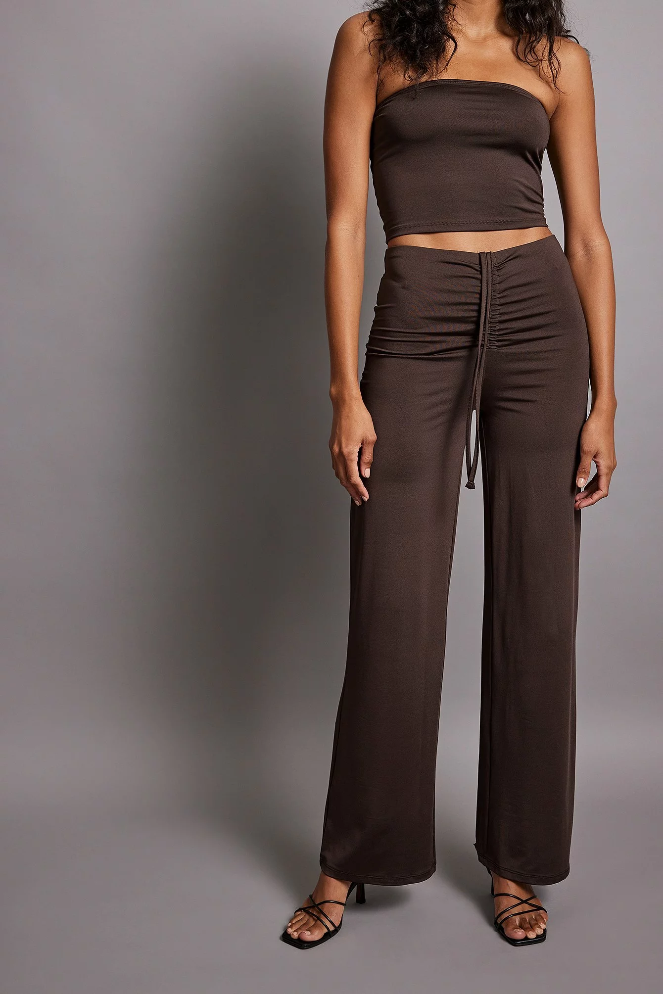 NA-KD Drawstring Detail Straight Trousers - Image 4