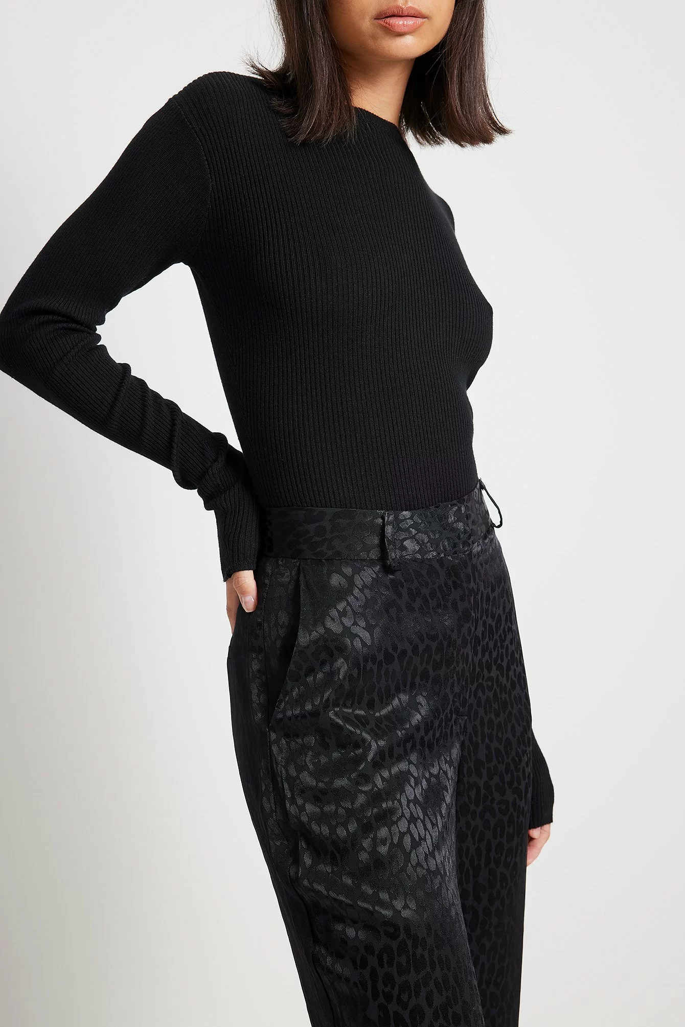 NA-KD Party Flared High Waist Jacquard Suit Pants - Image 4