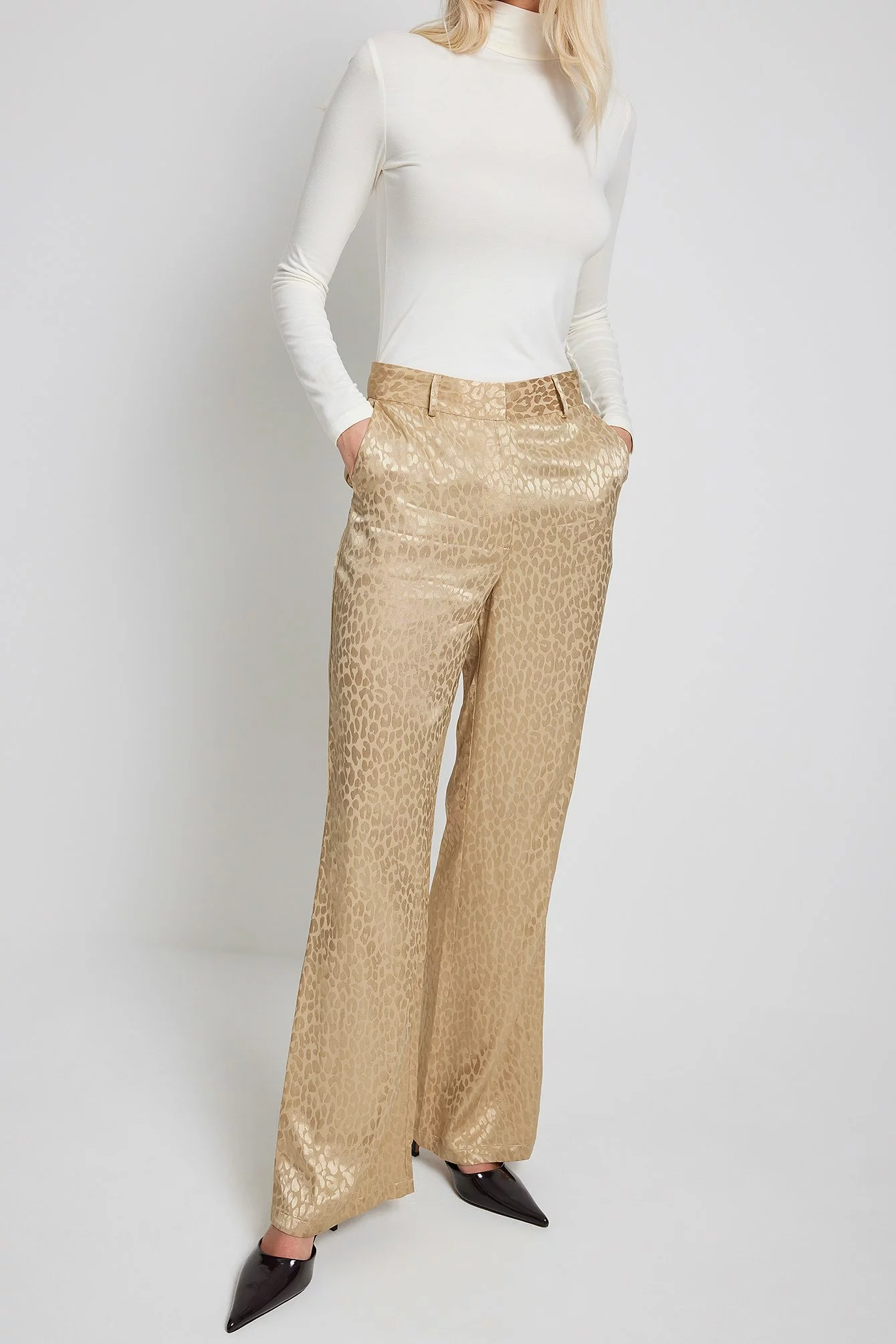 NA-KD Party Flared High Waist Jacquard Suit Pants - Image 8