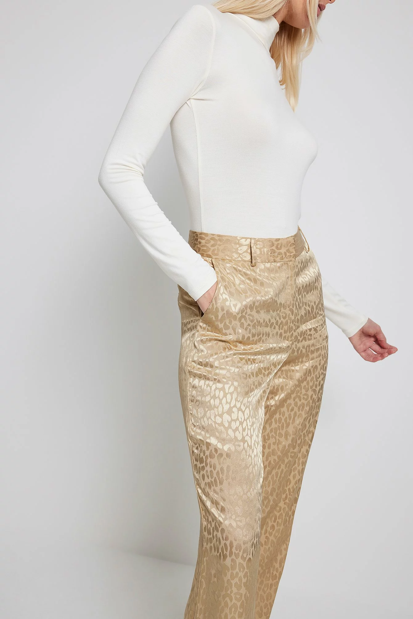NA-KD Party Flared High Waist Jacquard Suit Pants - Image 5