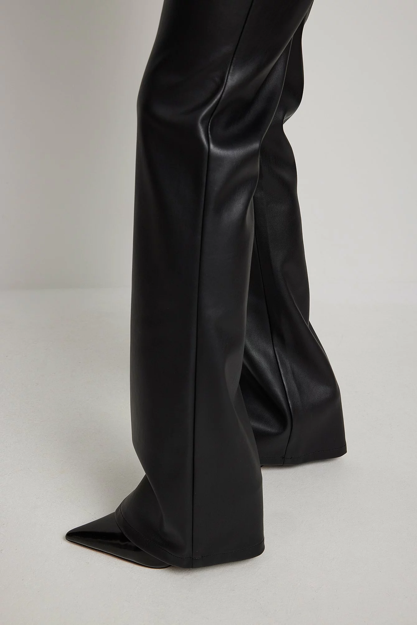 NA-KD Fitted Flared PU Pants - Image 5